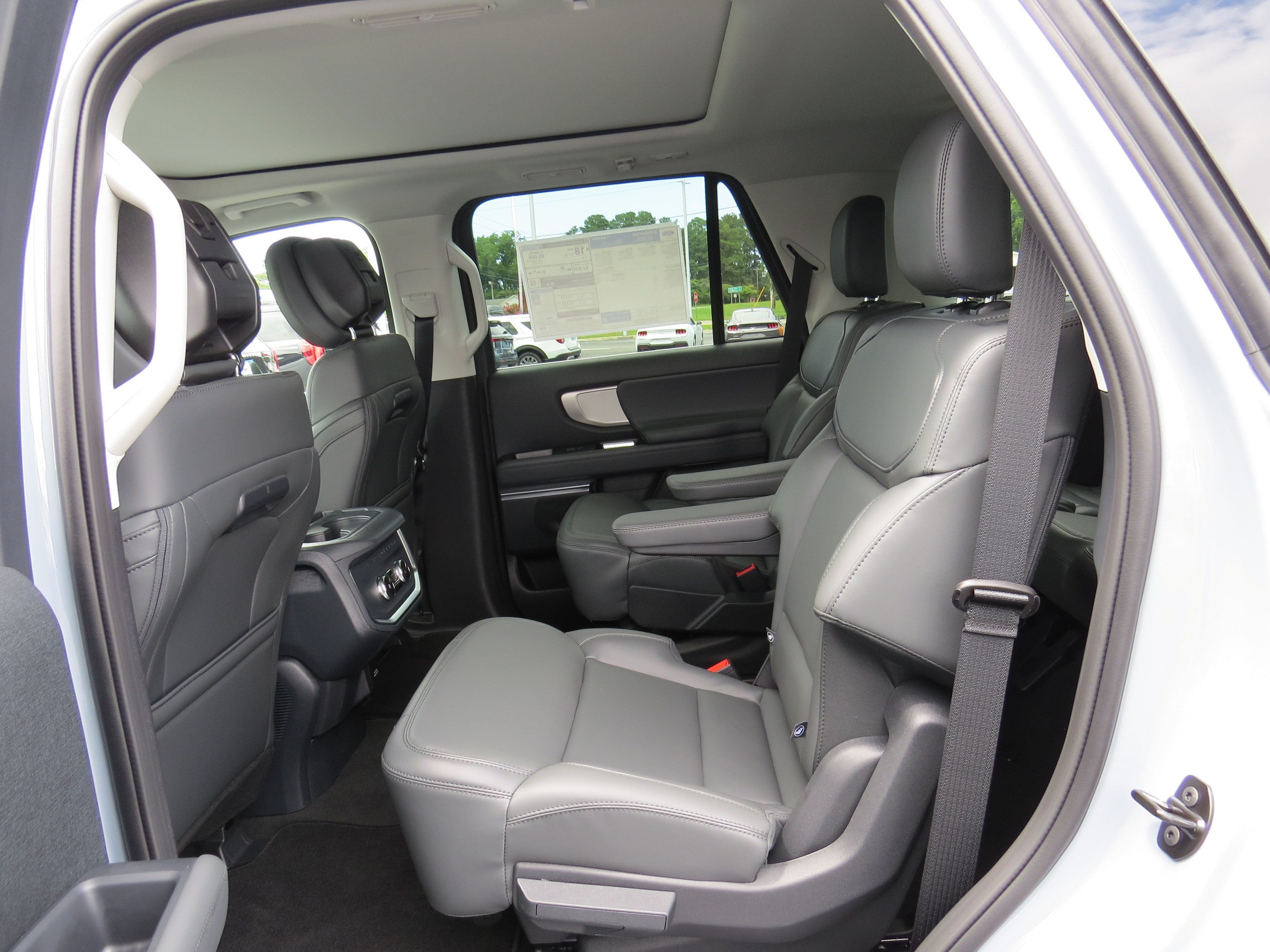 2027 Ford Expedition Active