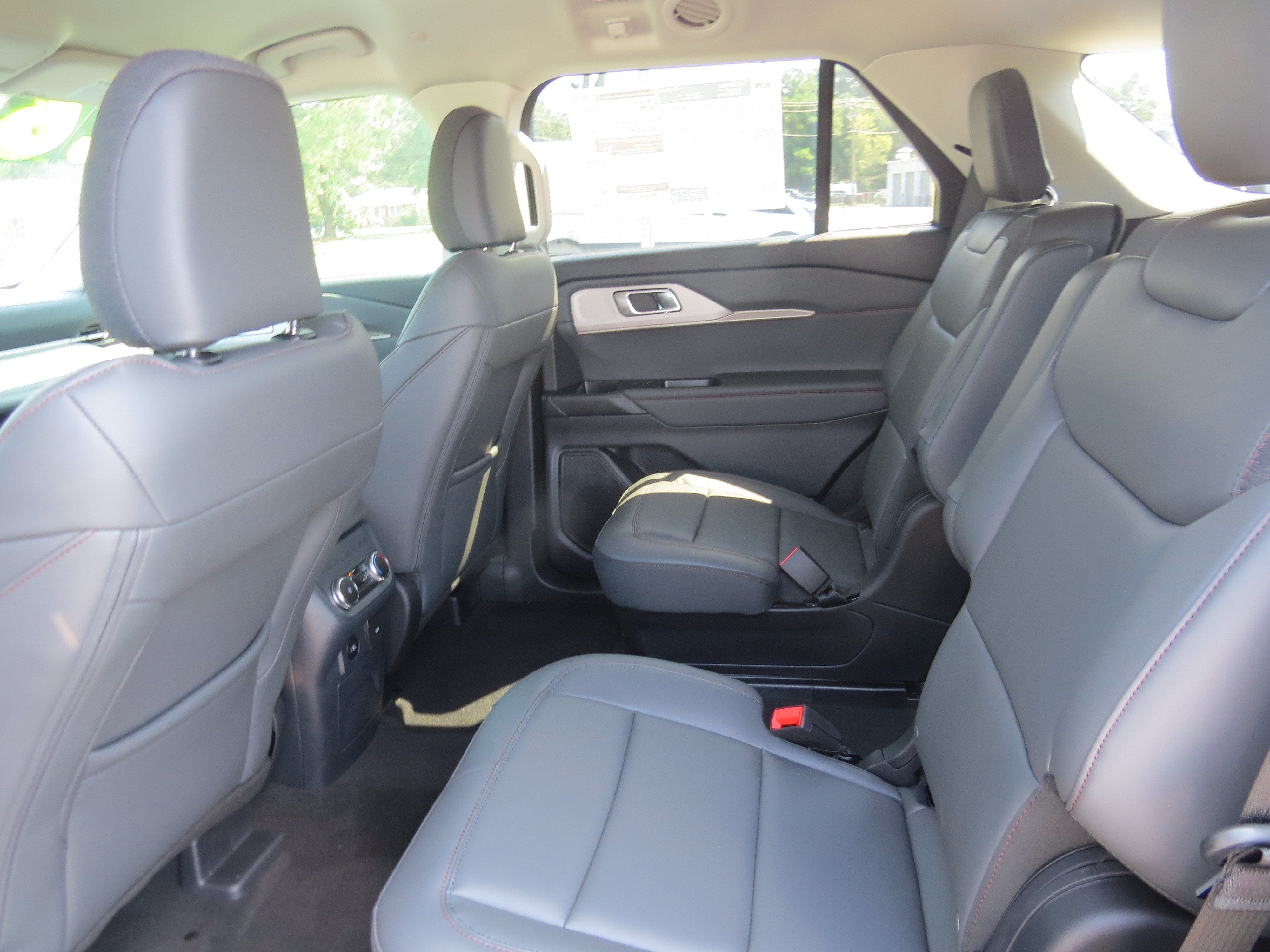 2026 Ford Explorer Base