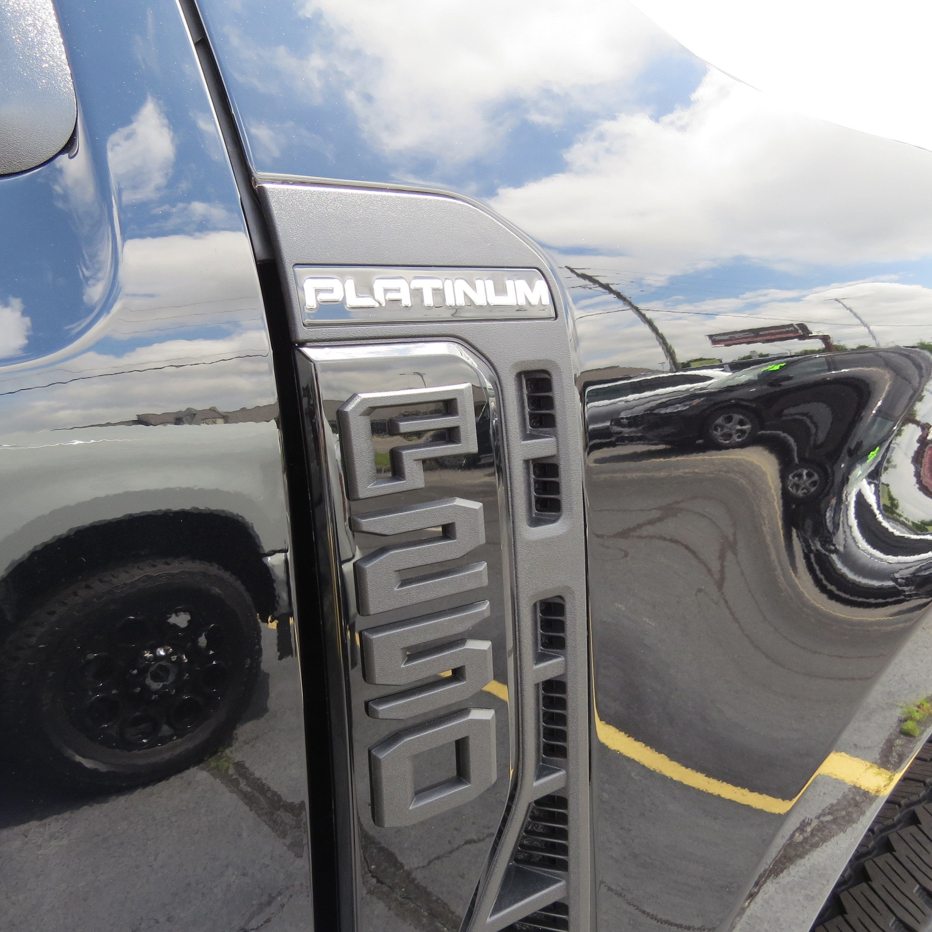 2025 Ford Super Duty F-250 SRW F-250® Platinum®