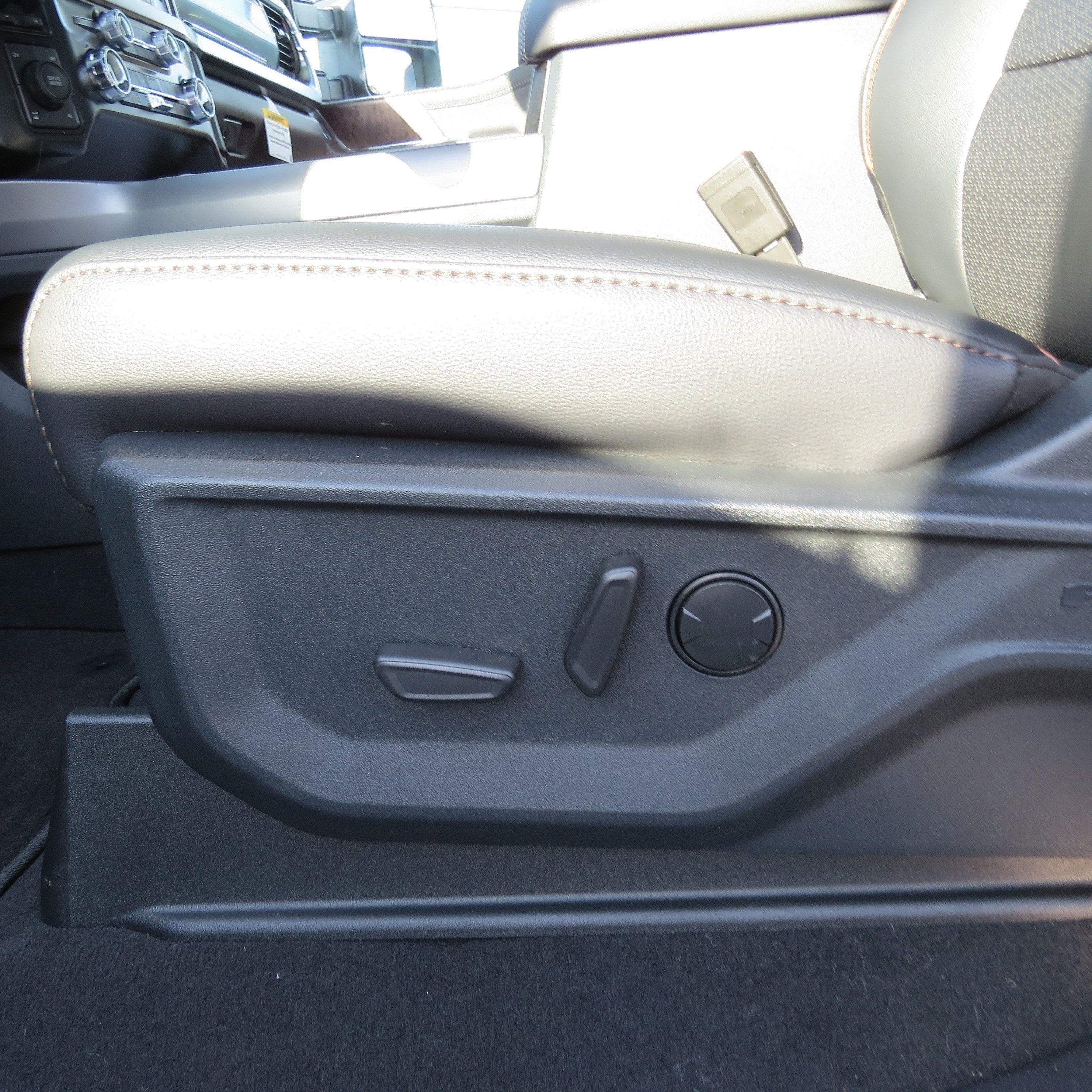 2025 Ford Super Duty F-250 SRW F-250® Lariat®