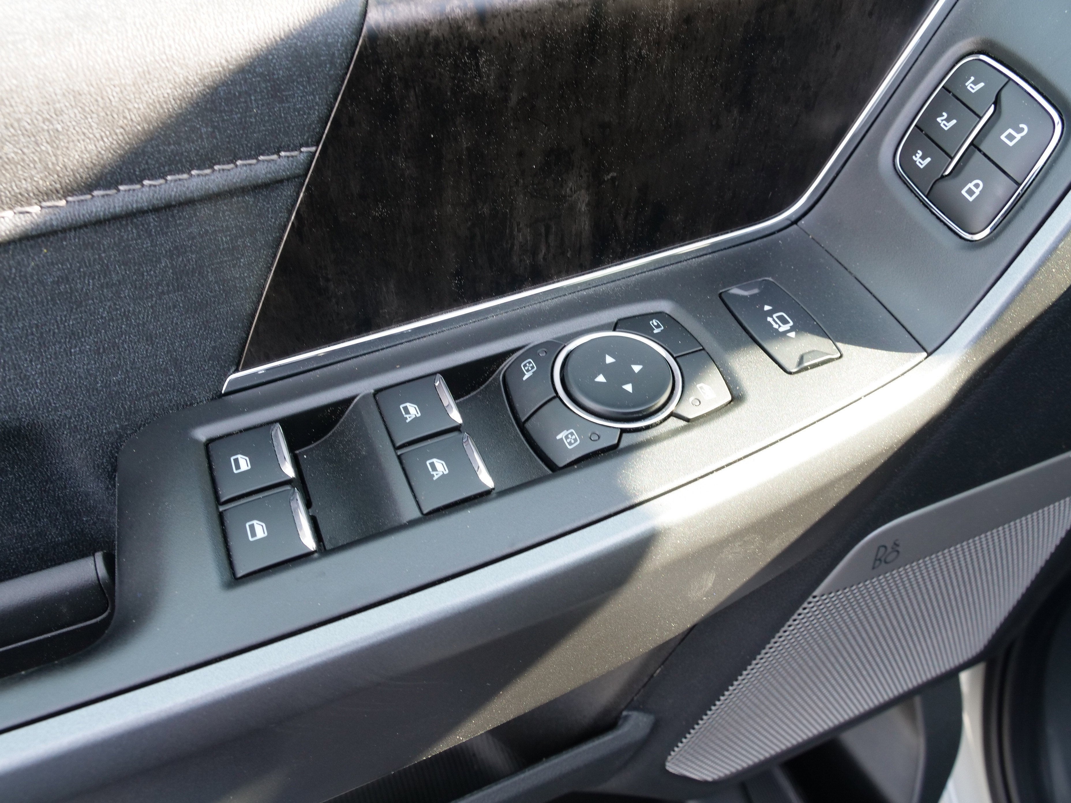 2025 Ford Super Duty F-250 SRW F-250® Lariat®