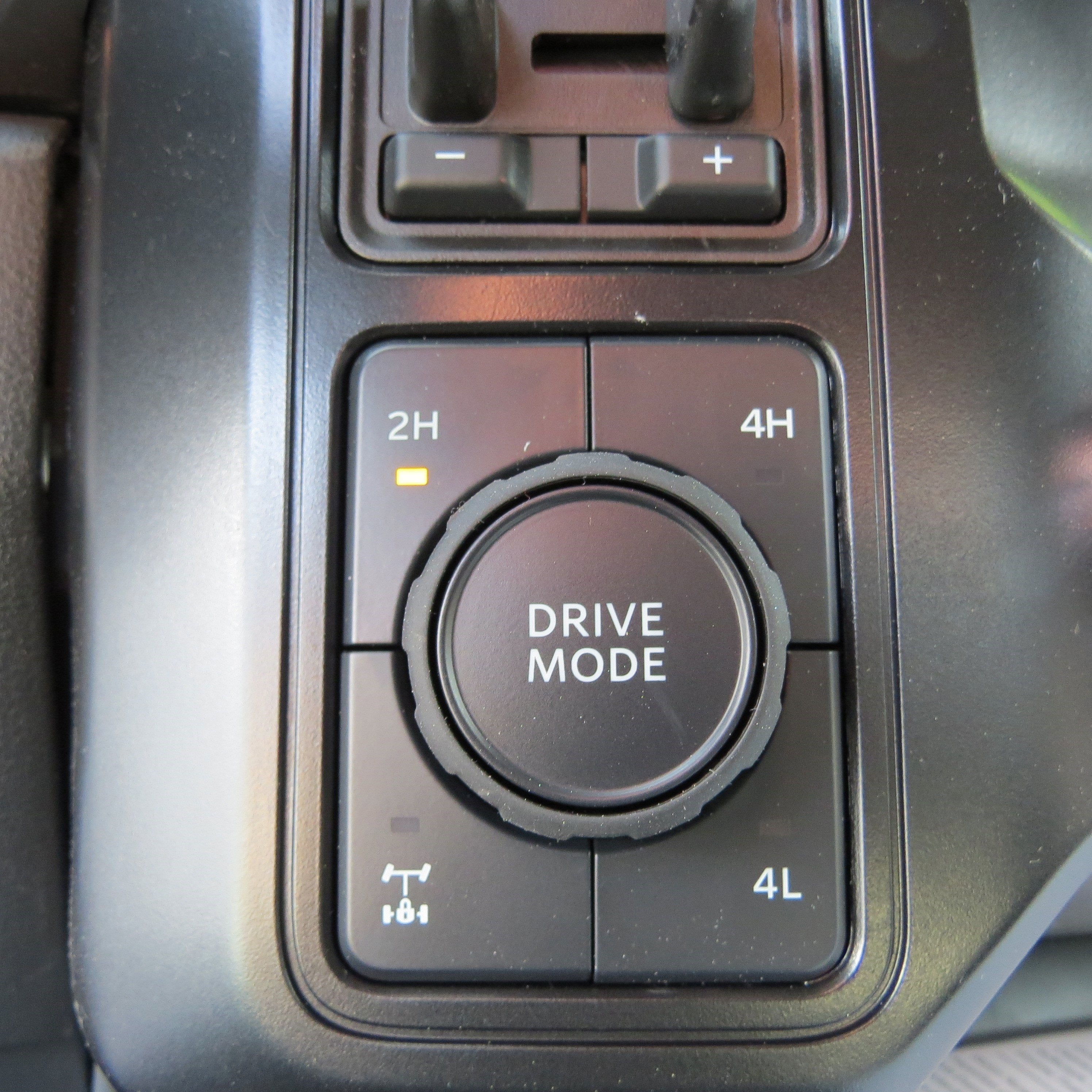 2025 Ford Super Duty F-250 SRW F-250® Lariat®