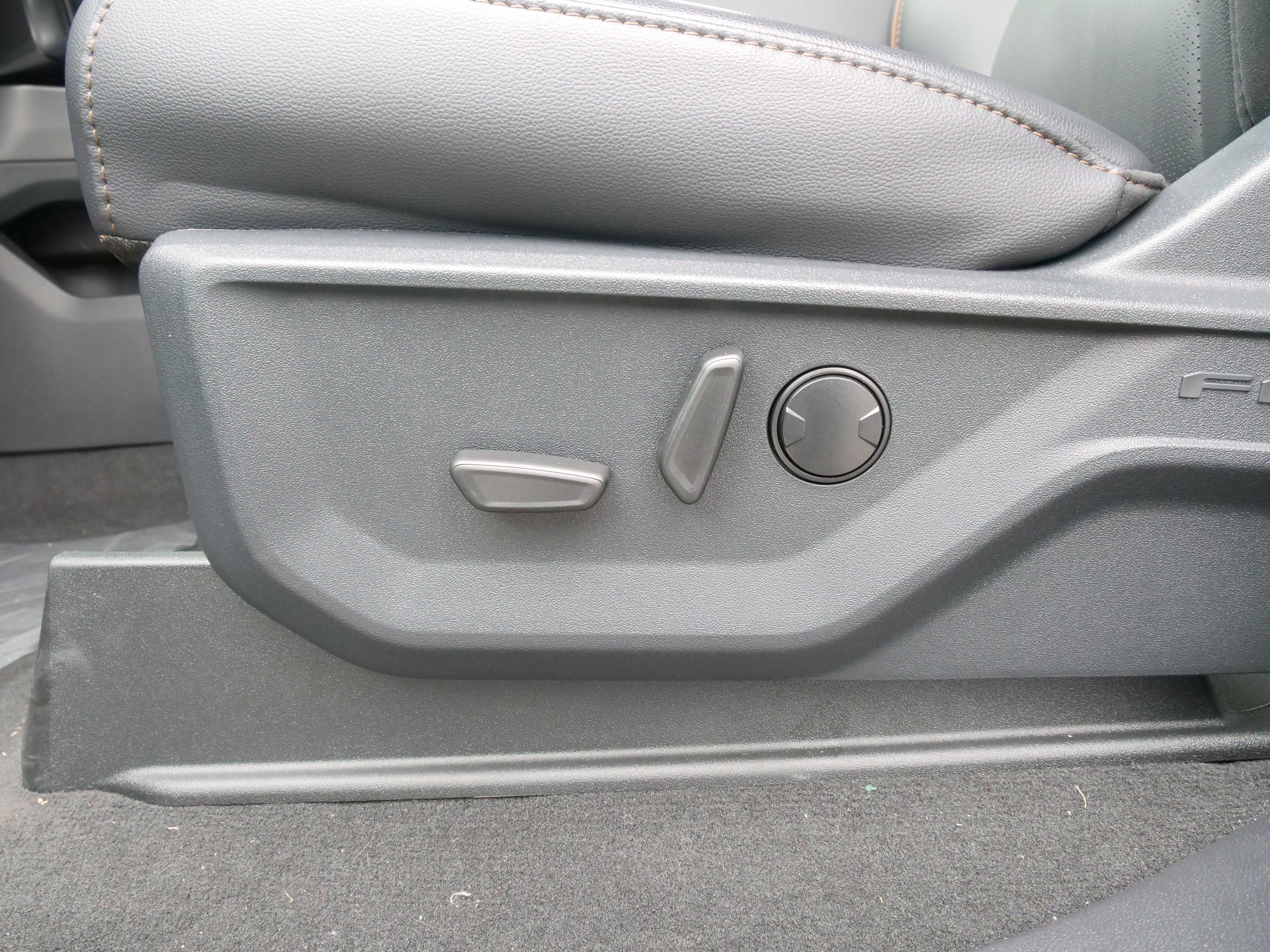 2025 Ford Super Duty F-250 SRW F-250® Lariat®