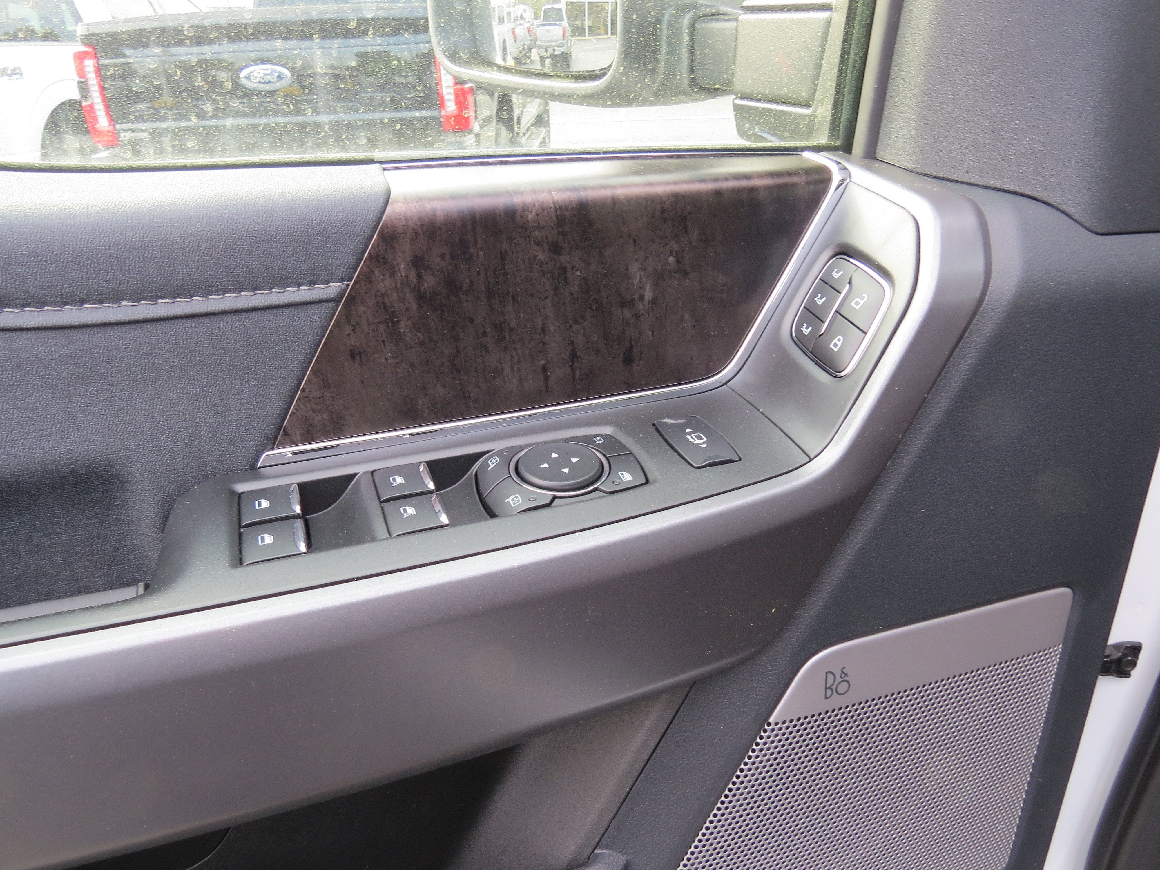 2025 Ford Super Duty F-250 SRW F-250® Lariat®