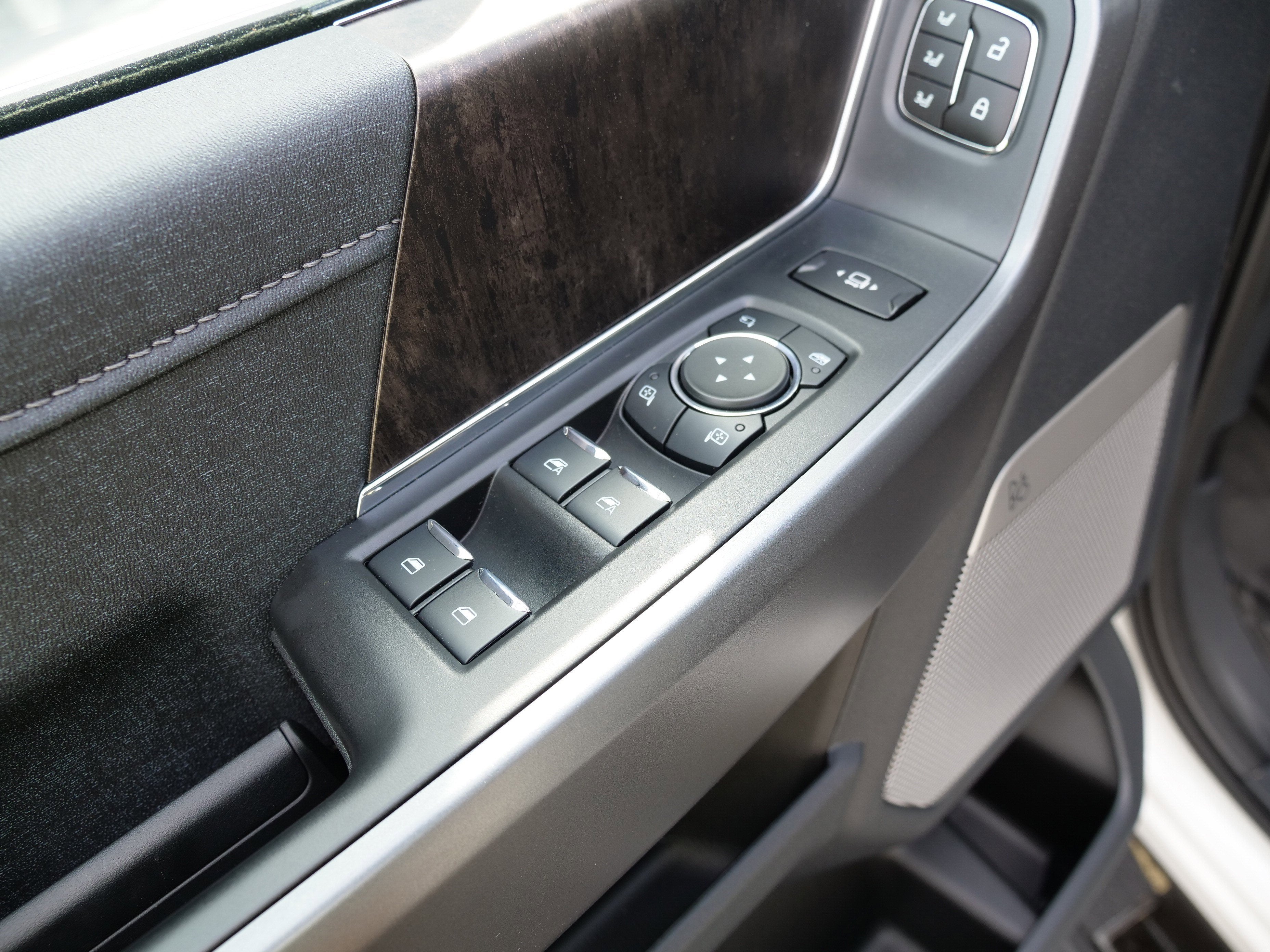 2026 Ford Super Duty F-350 SRW F-350® Lariat®