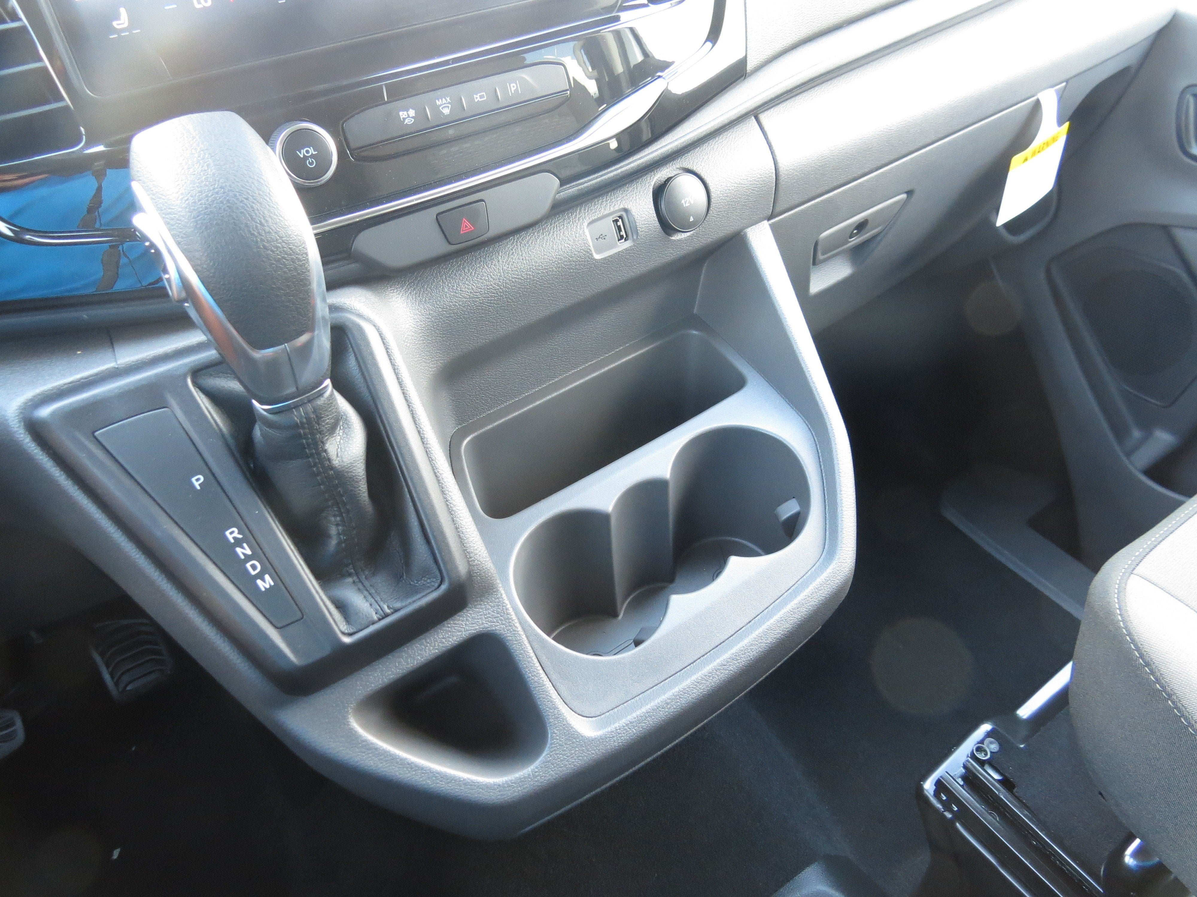 2027 Ford Transit Passenger Wagon XLT