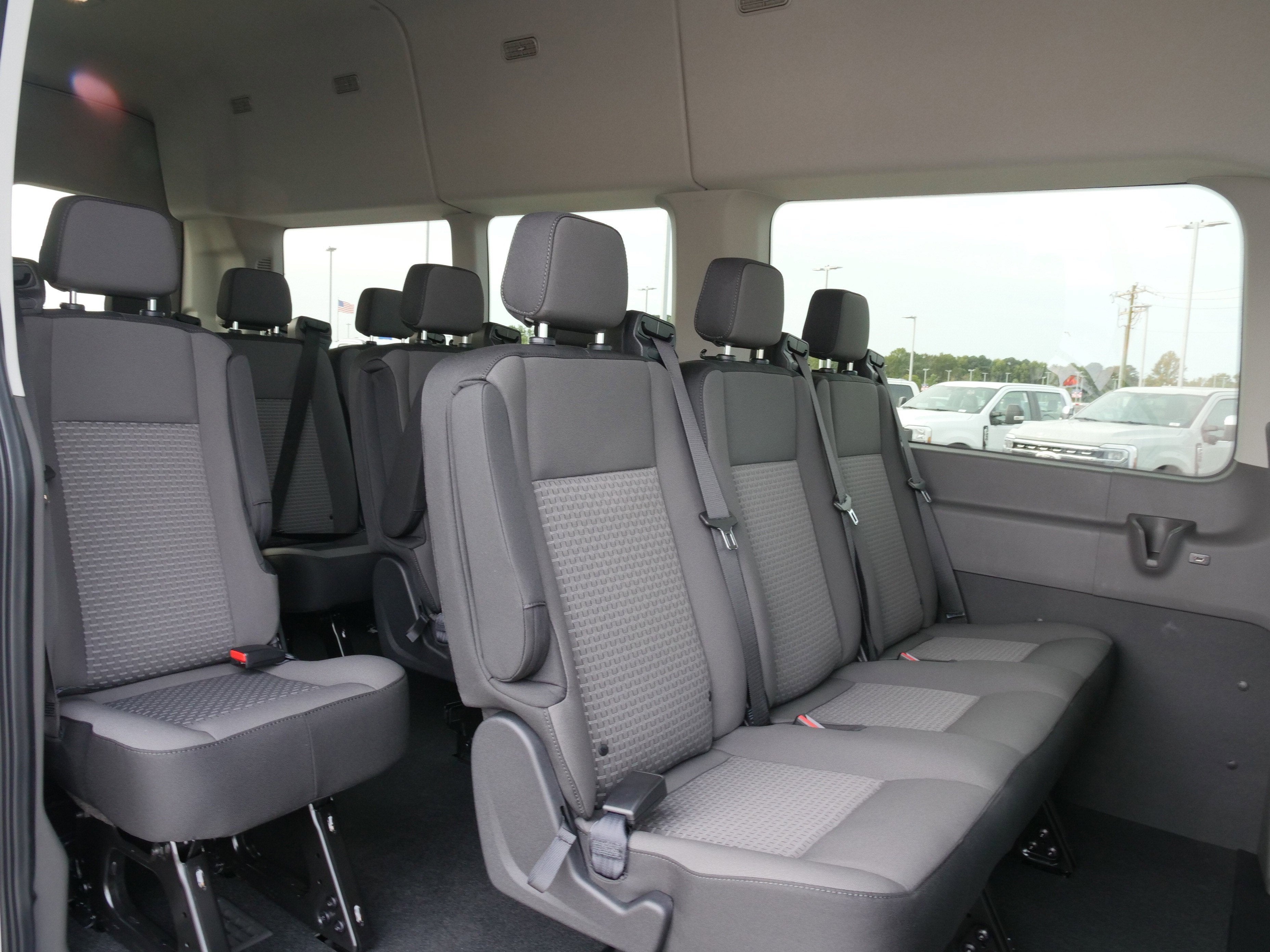 2026 Ford Transit Passenger Wagon XLT