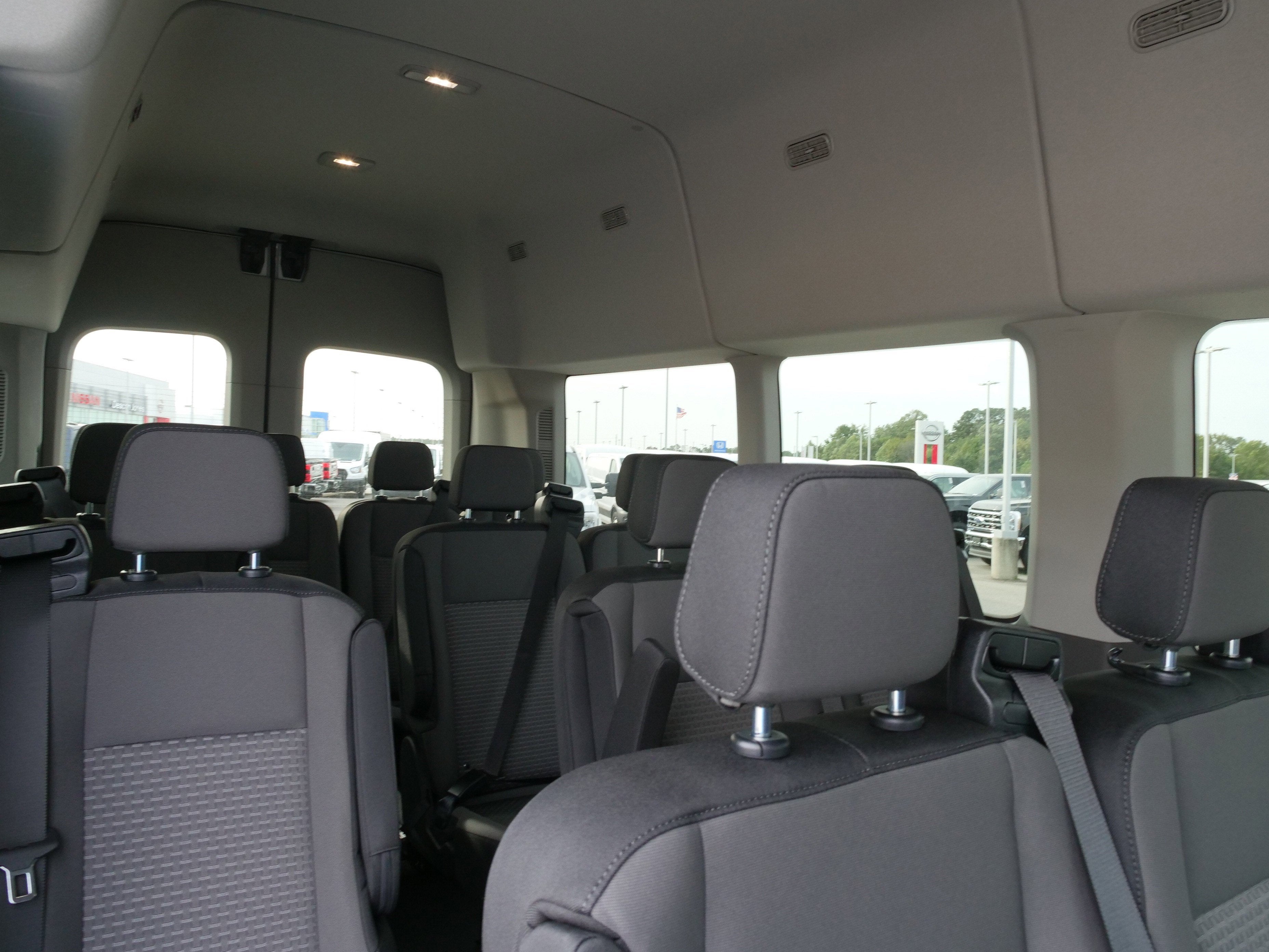 2026 Ford Transit Passenger Wagon XLT