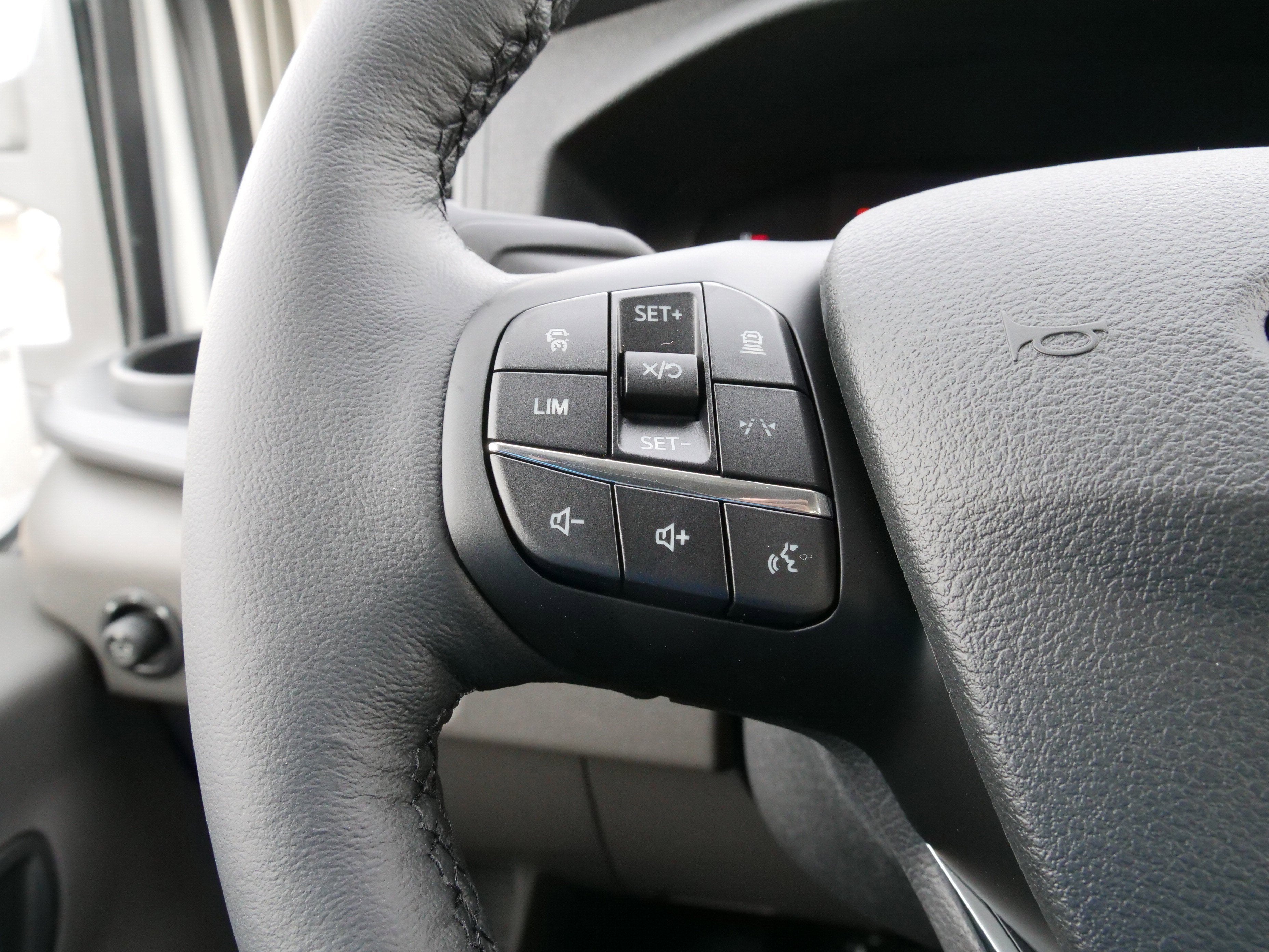 2026 Ford Transit Passenger Wagon XLT