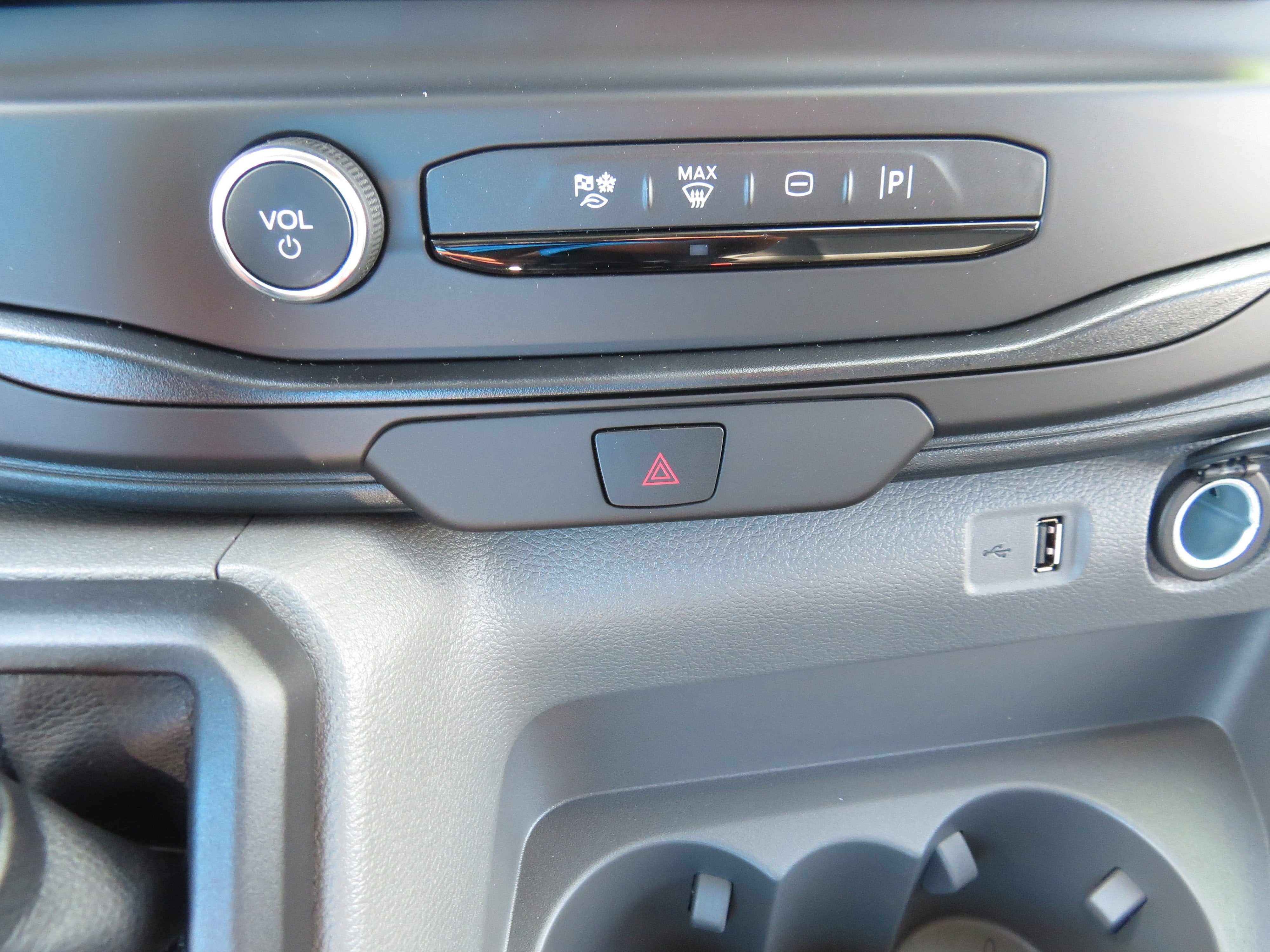 2027 Ford Transit Passenger Wagon XL