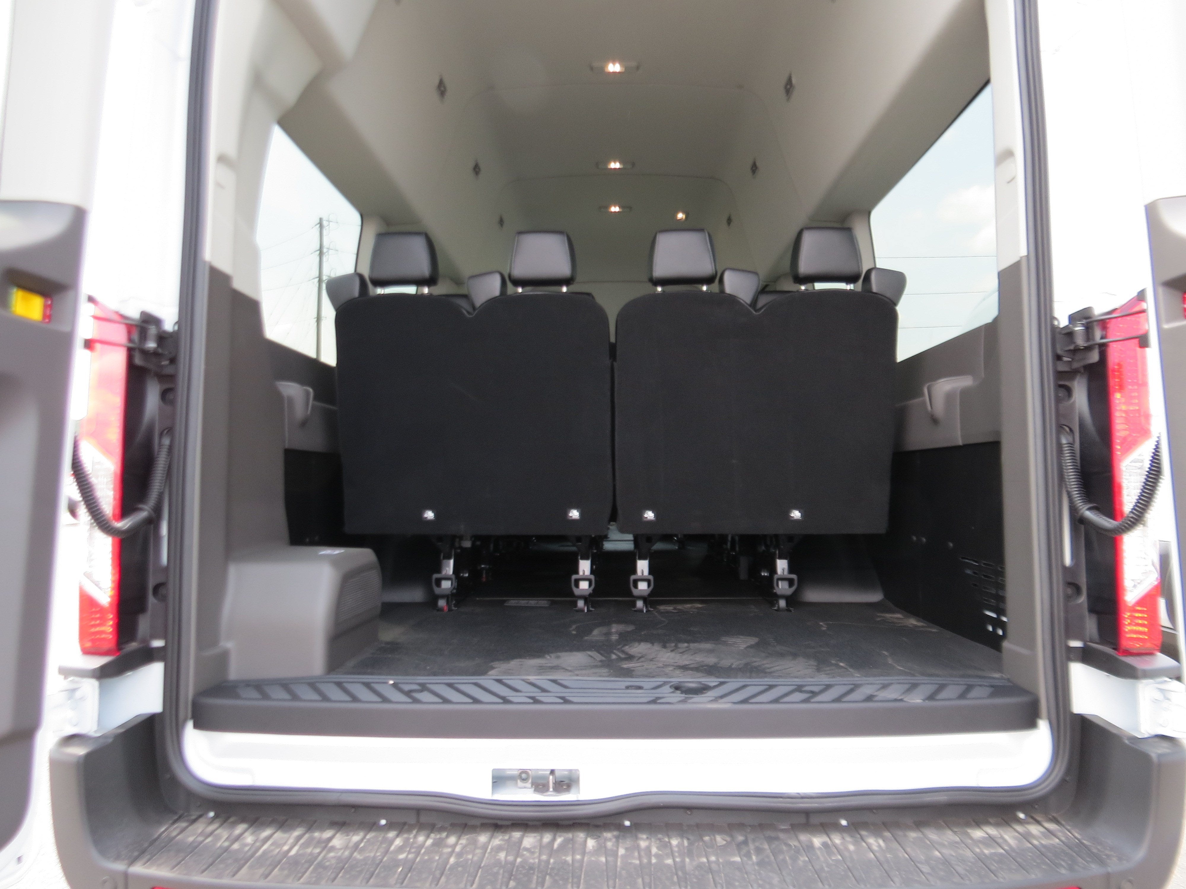 2026 Ford Transit Passenger Wagon XL