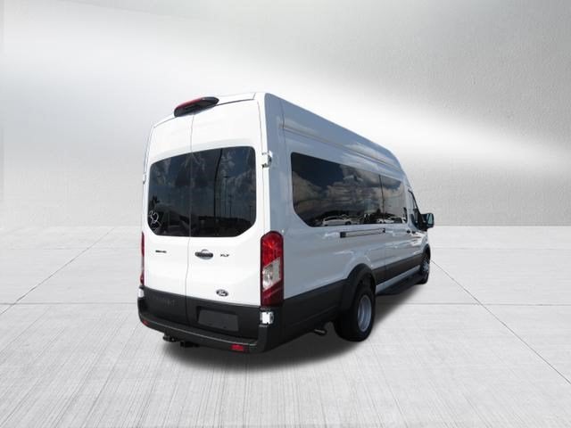 2027 Ford Transit Passenger Wagon XLT