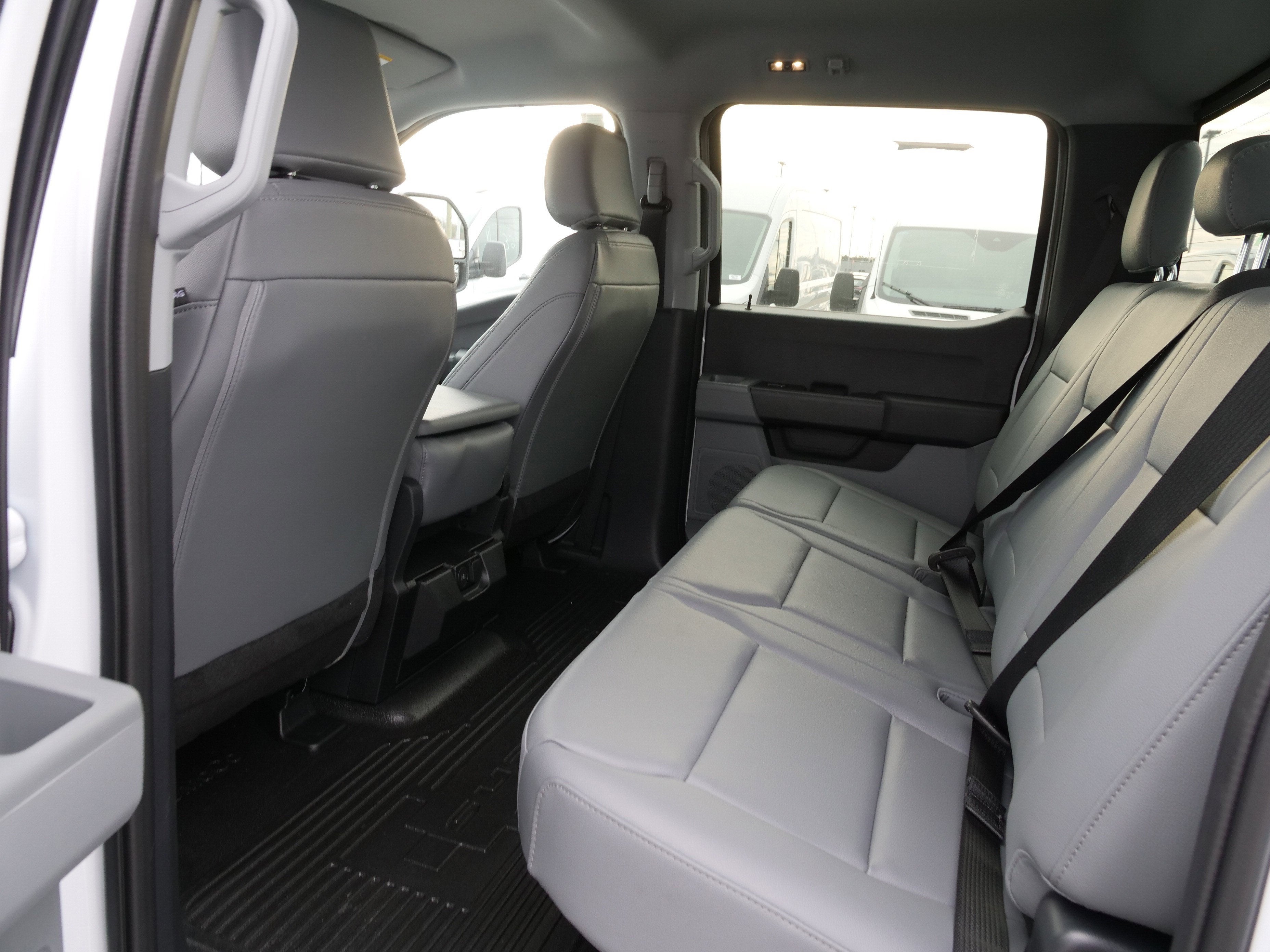 2026 Ford Super Duty F-350 DRW XL