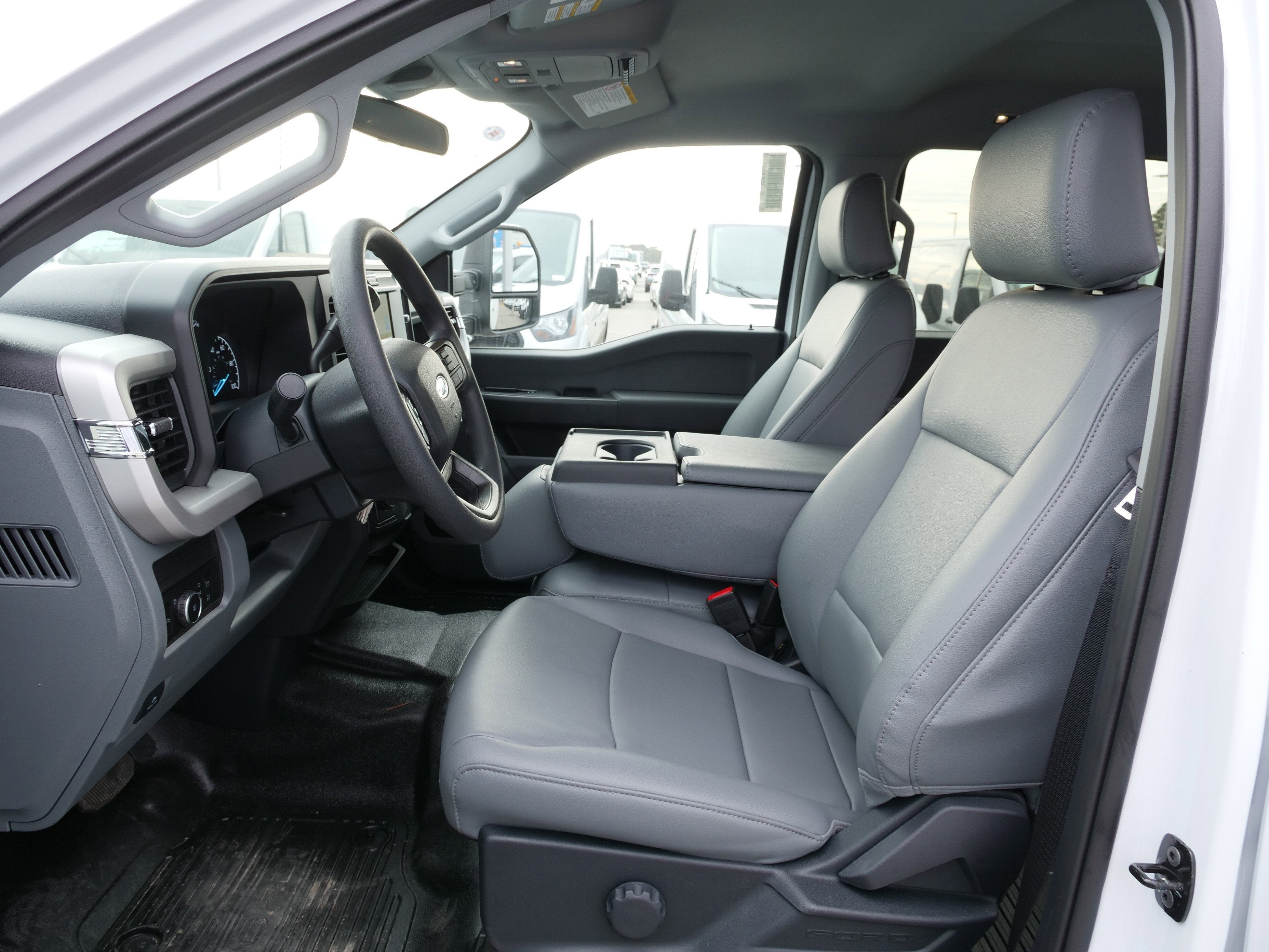 2026 Ford Super Duty F-350 DRW XL