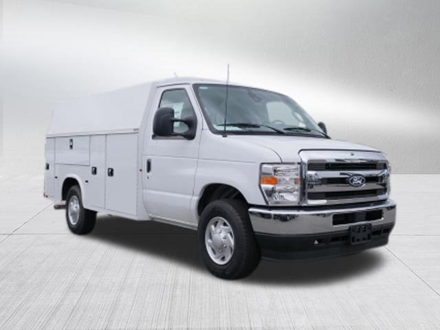 2026 Ford E-Series Cutaway Base