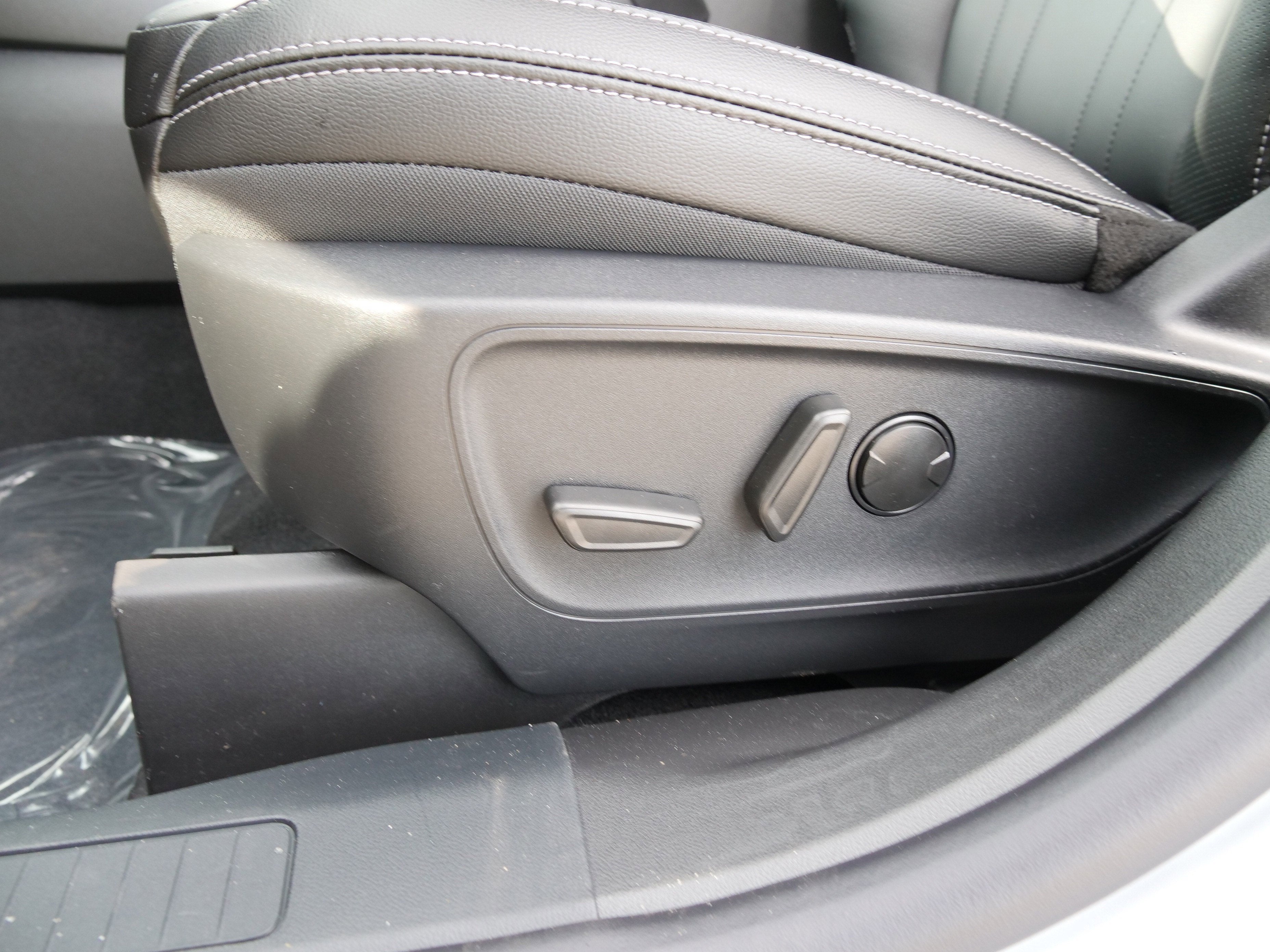 2026 Ford Escape Platinum