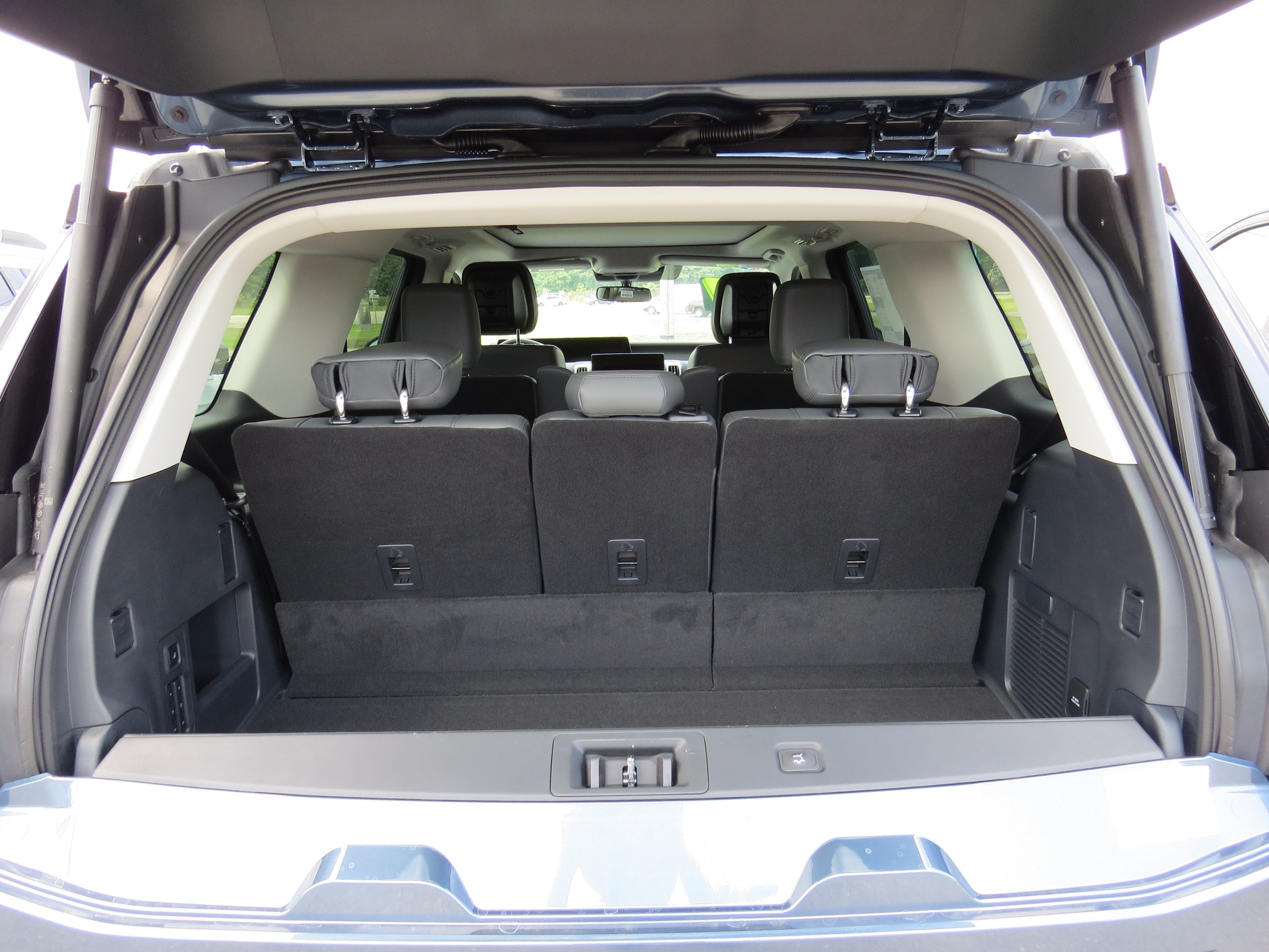 2027 Ford Expedition Active