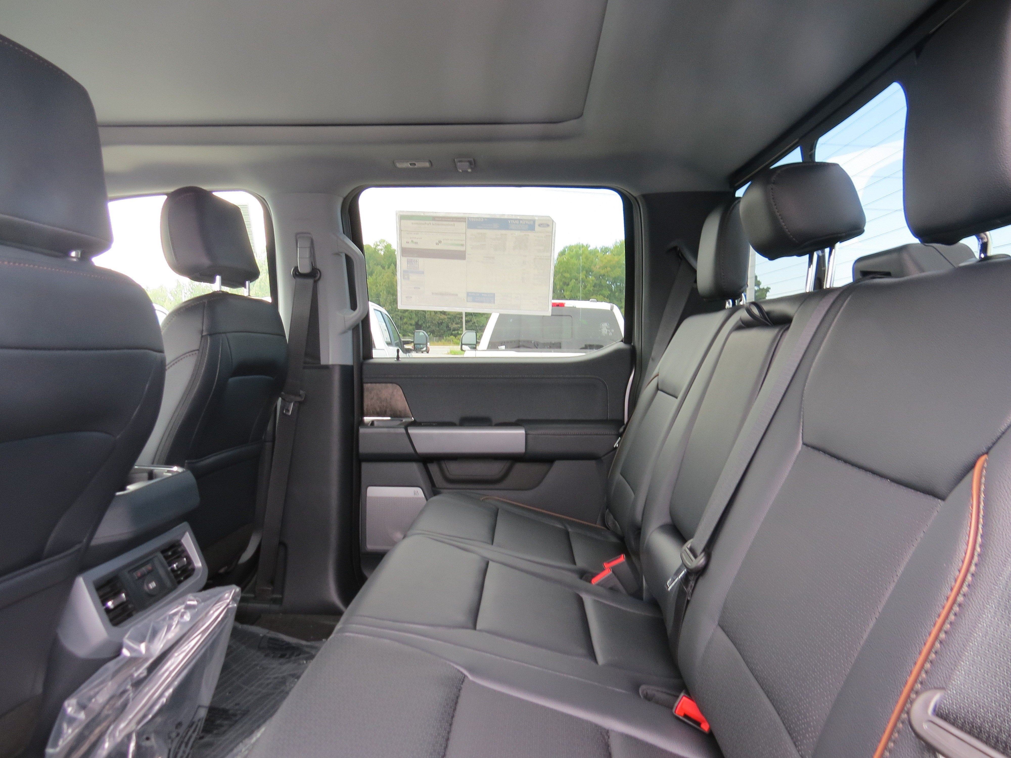 2027 Ford Super Duty F-250 SRW LARIAT