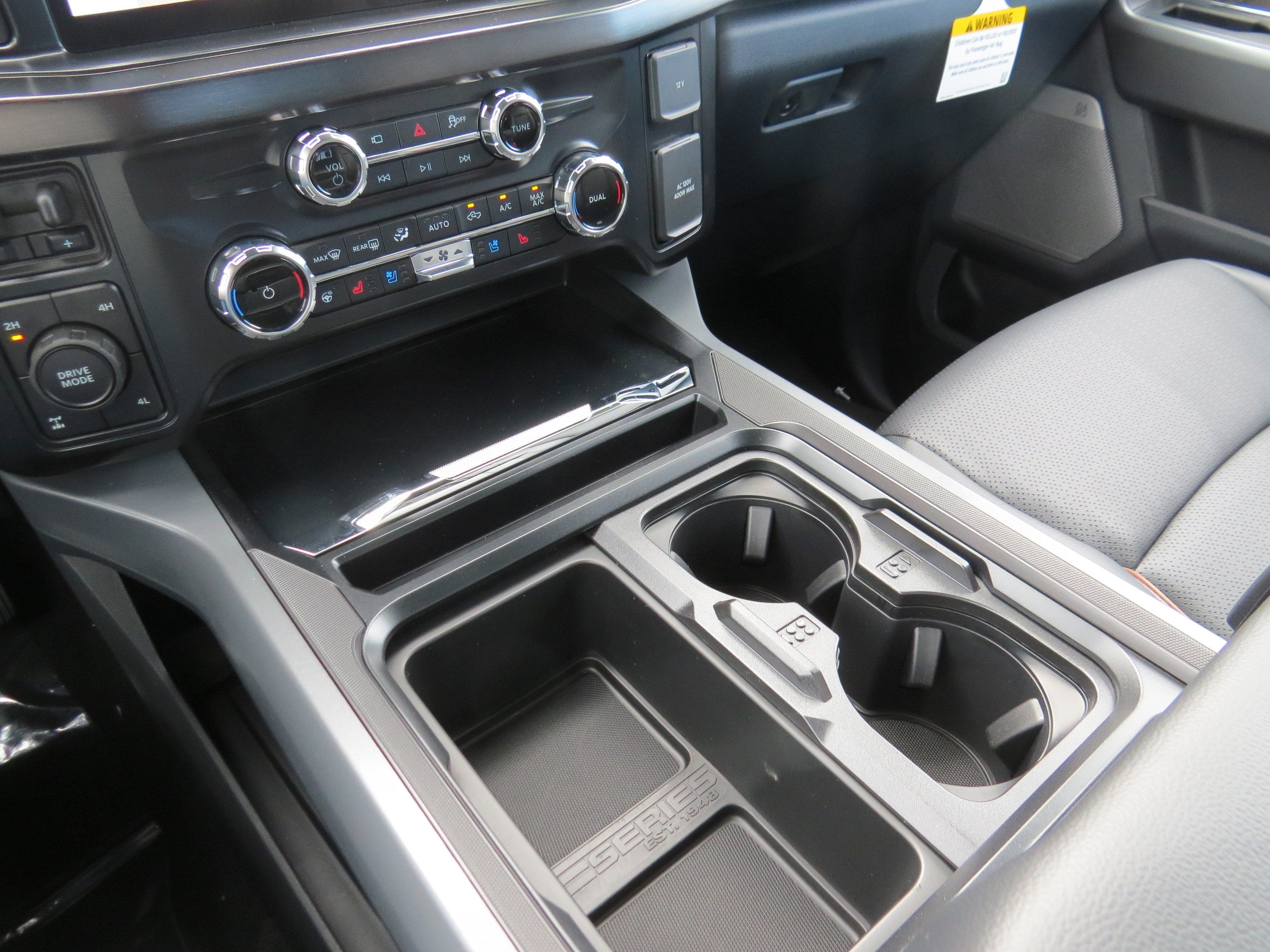 2027 Ford Super Duty F-250 SRW LARIAT