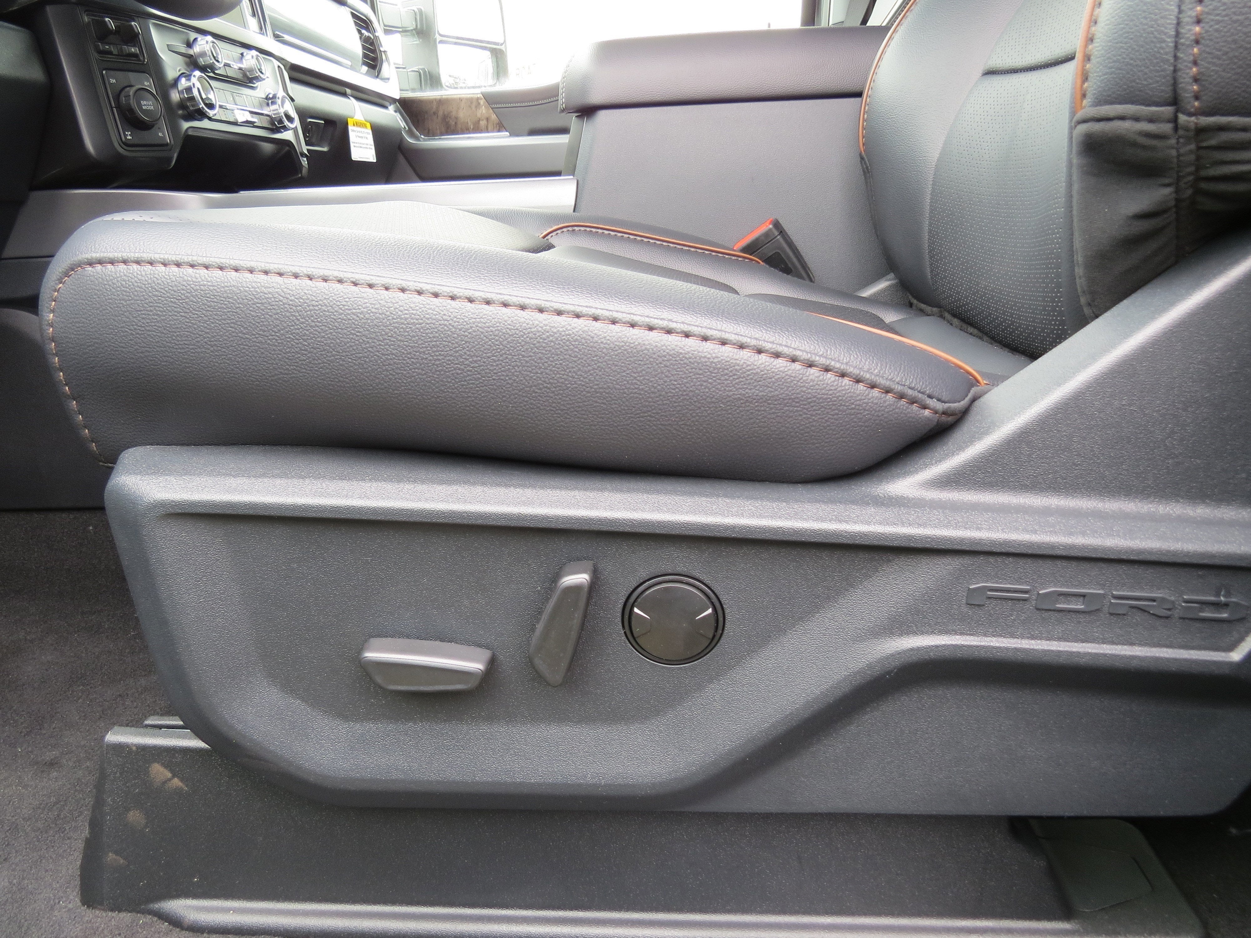 2025 Ford Super Duty F-250 SRW LARIAT