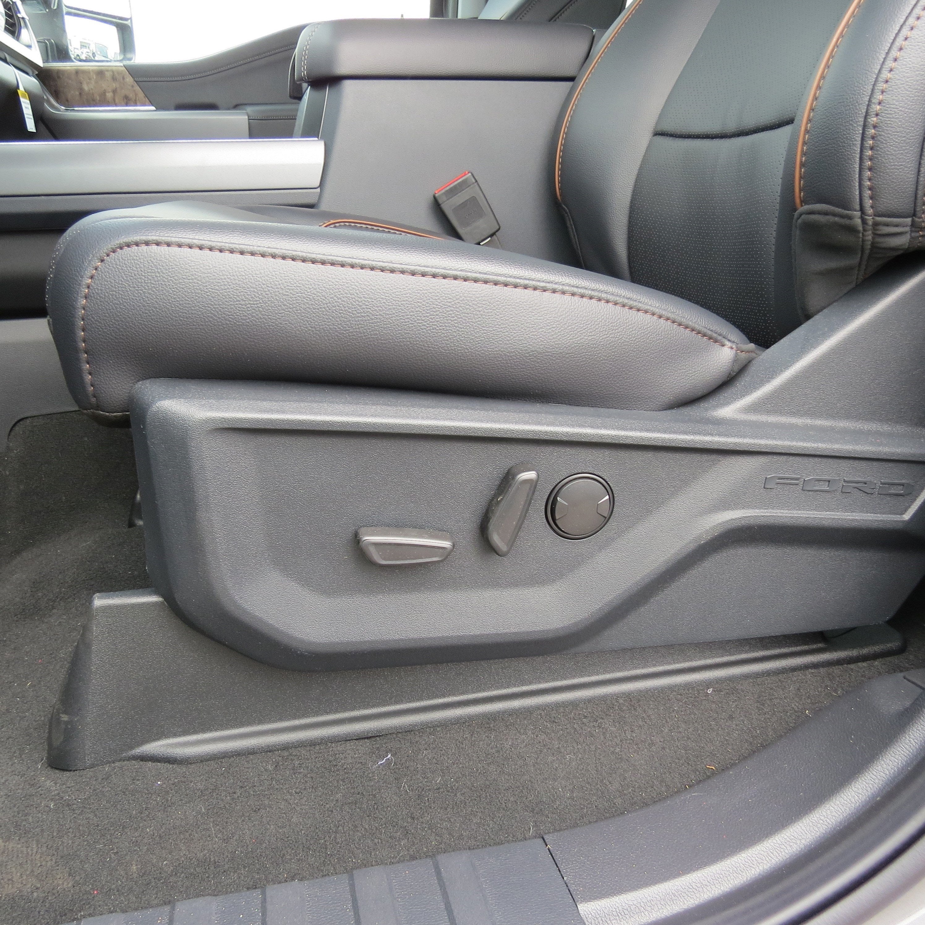 2025 Ford Super Duty F-350 SRW LARIAT