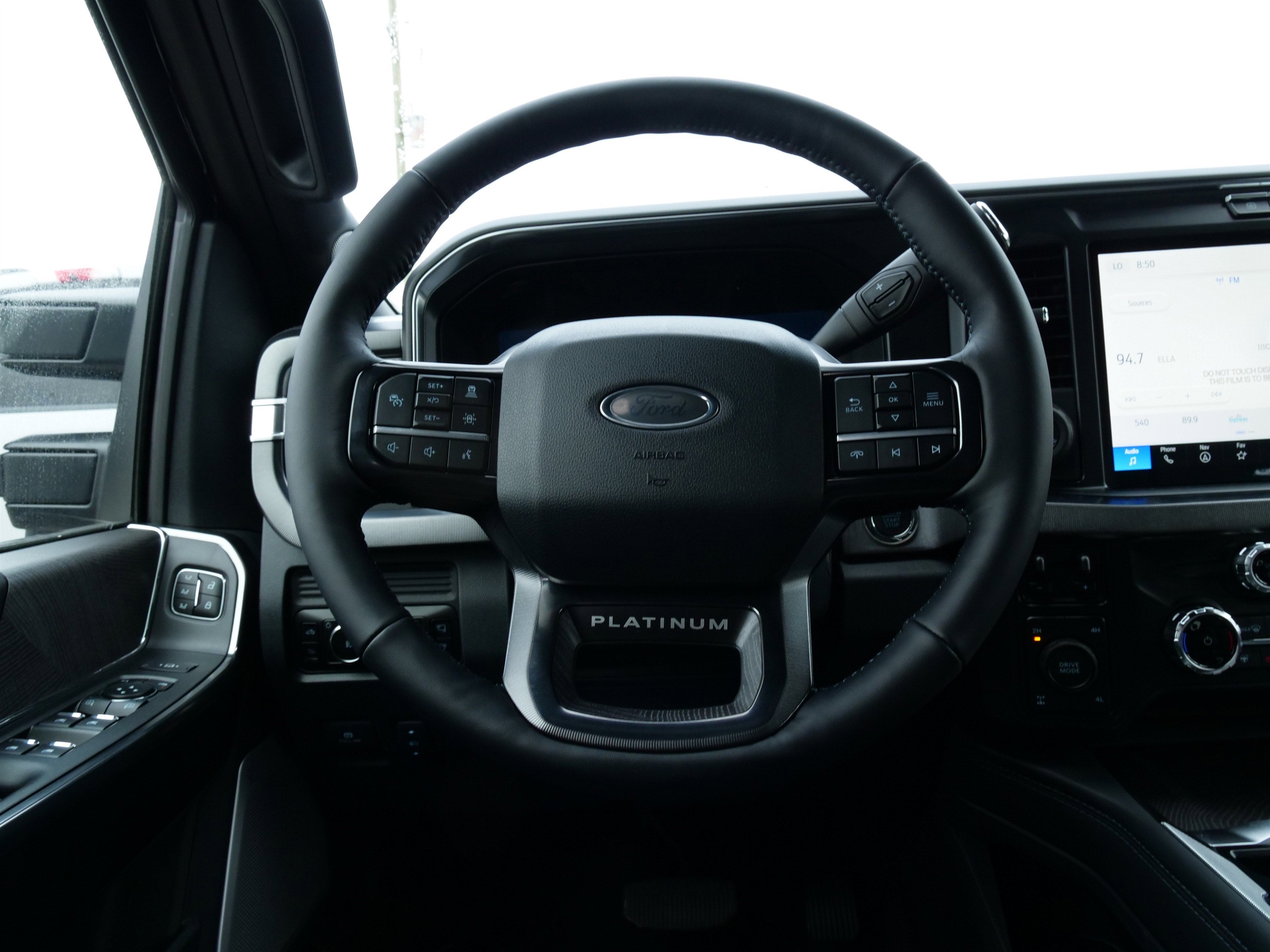 2025 Ford Super Duty F-350 SRW Platinum