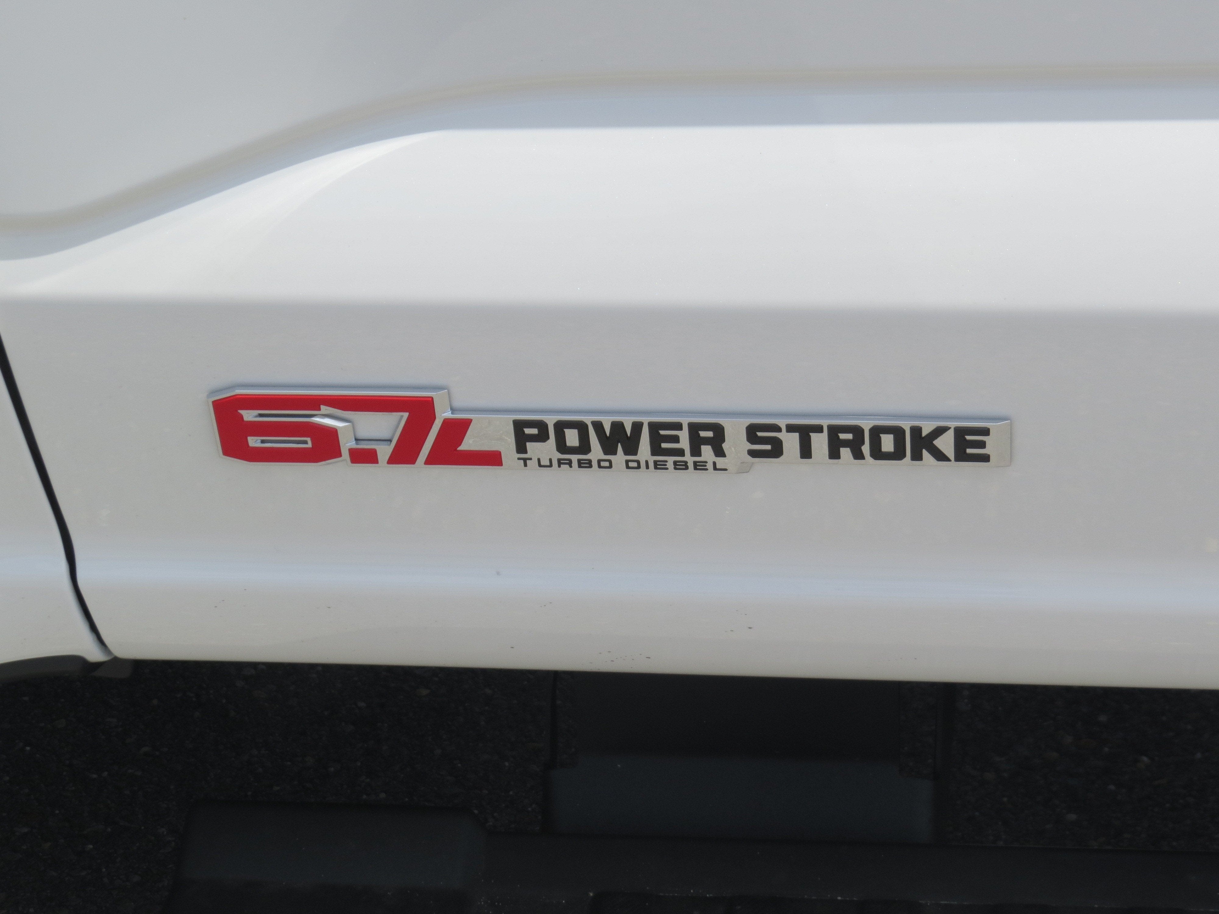 2027 Ford Super Duty F-350 SRW LARIAT