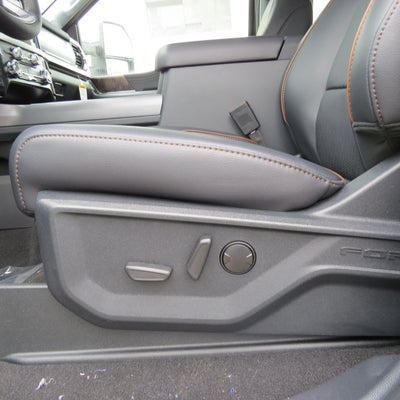 2025 Ford Super Duty F-350 SRW LARIAT