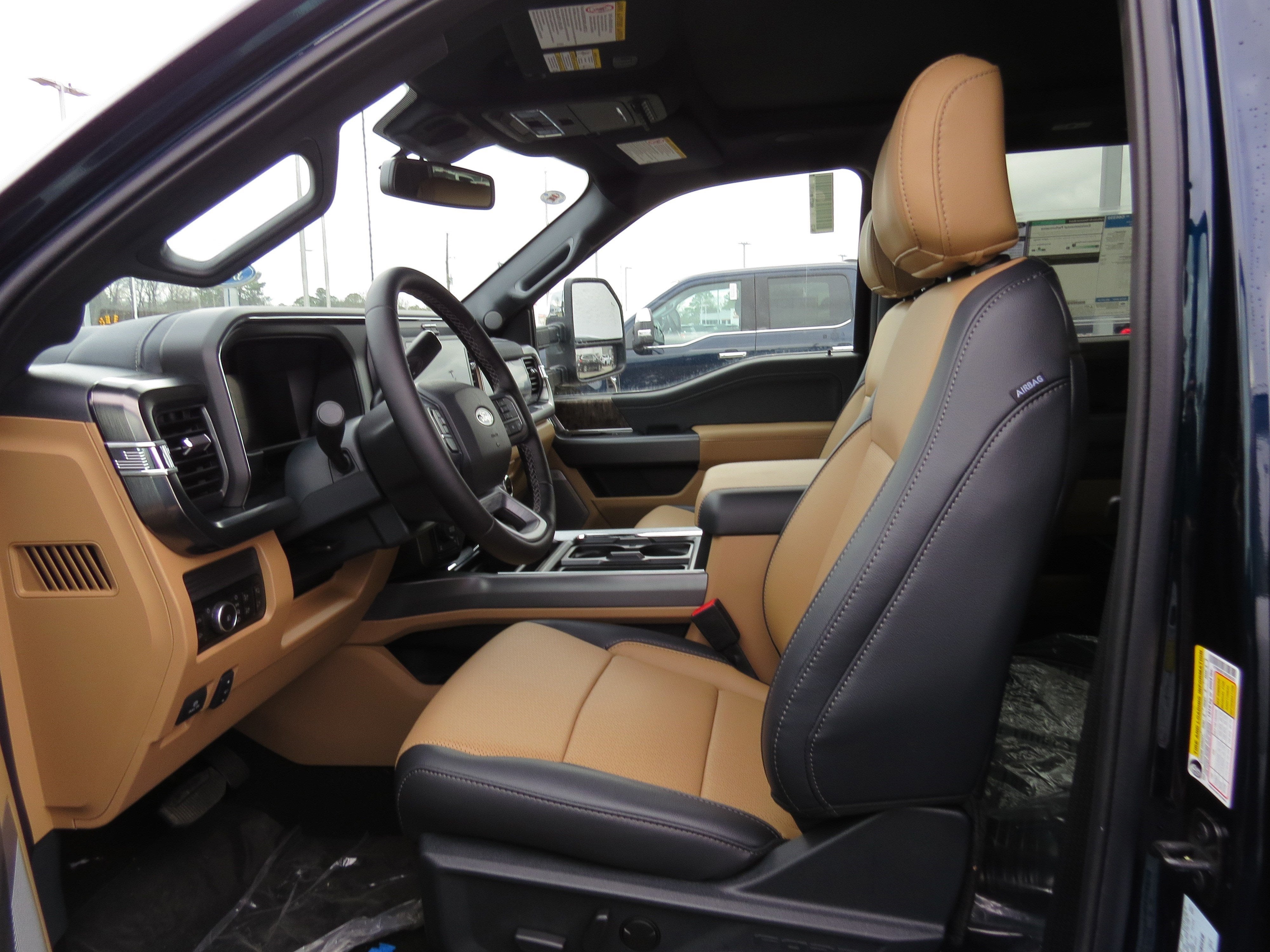 2025 Ford Super Duty F-350 SRW LARIAT