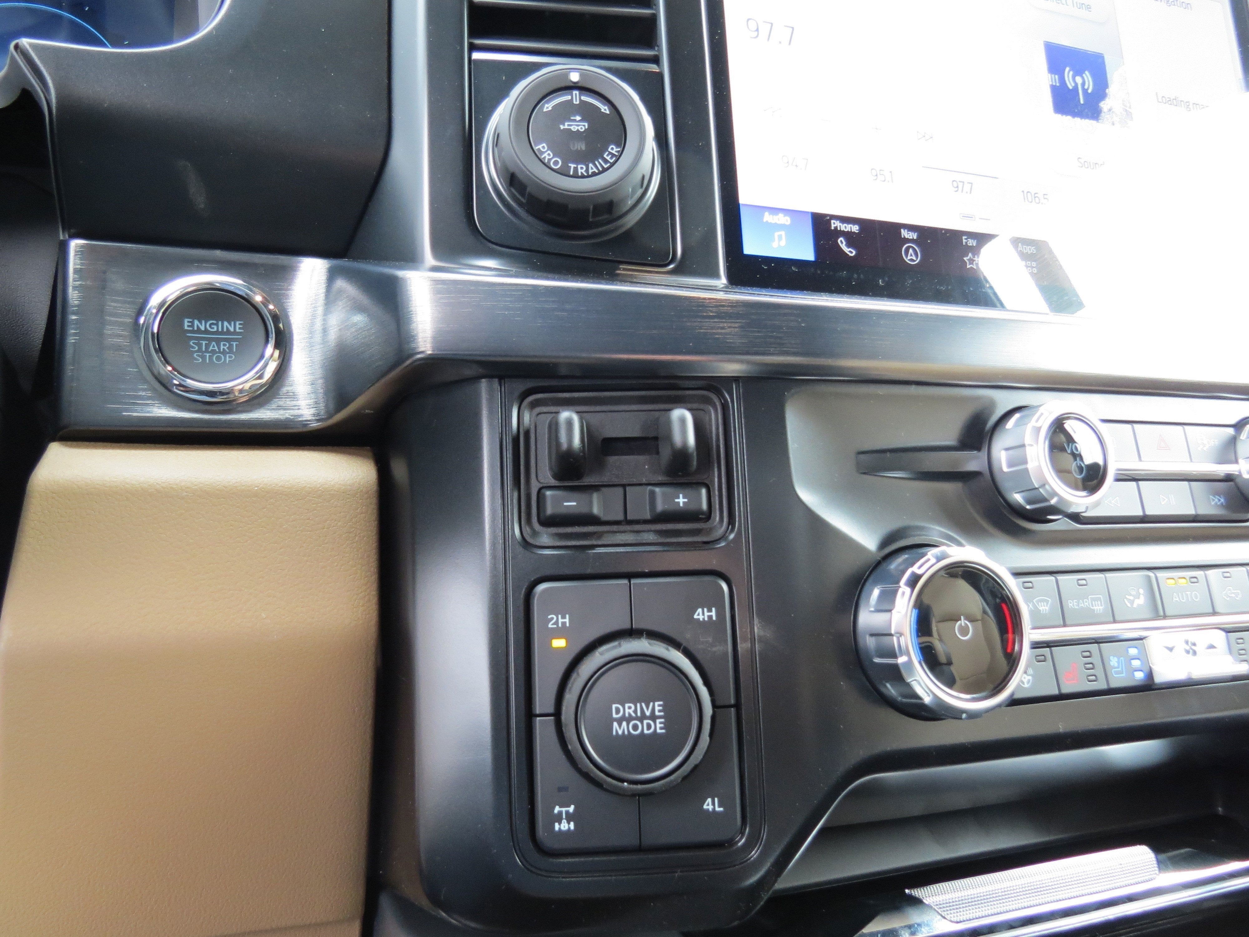 2025 Ford Super Duty F-350 SRW LARIAT