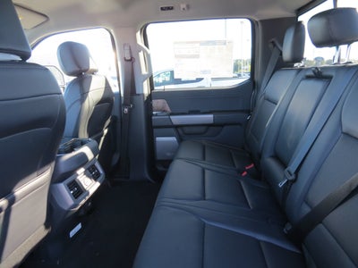 2027 Ford Super Duty F-450 DRW LARIAT