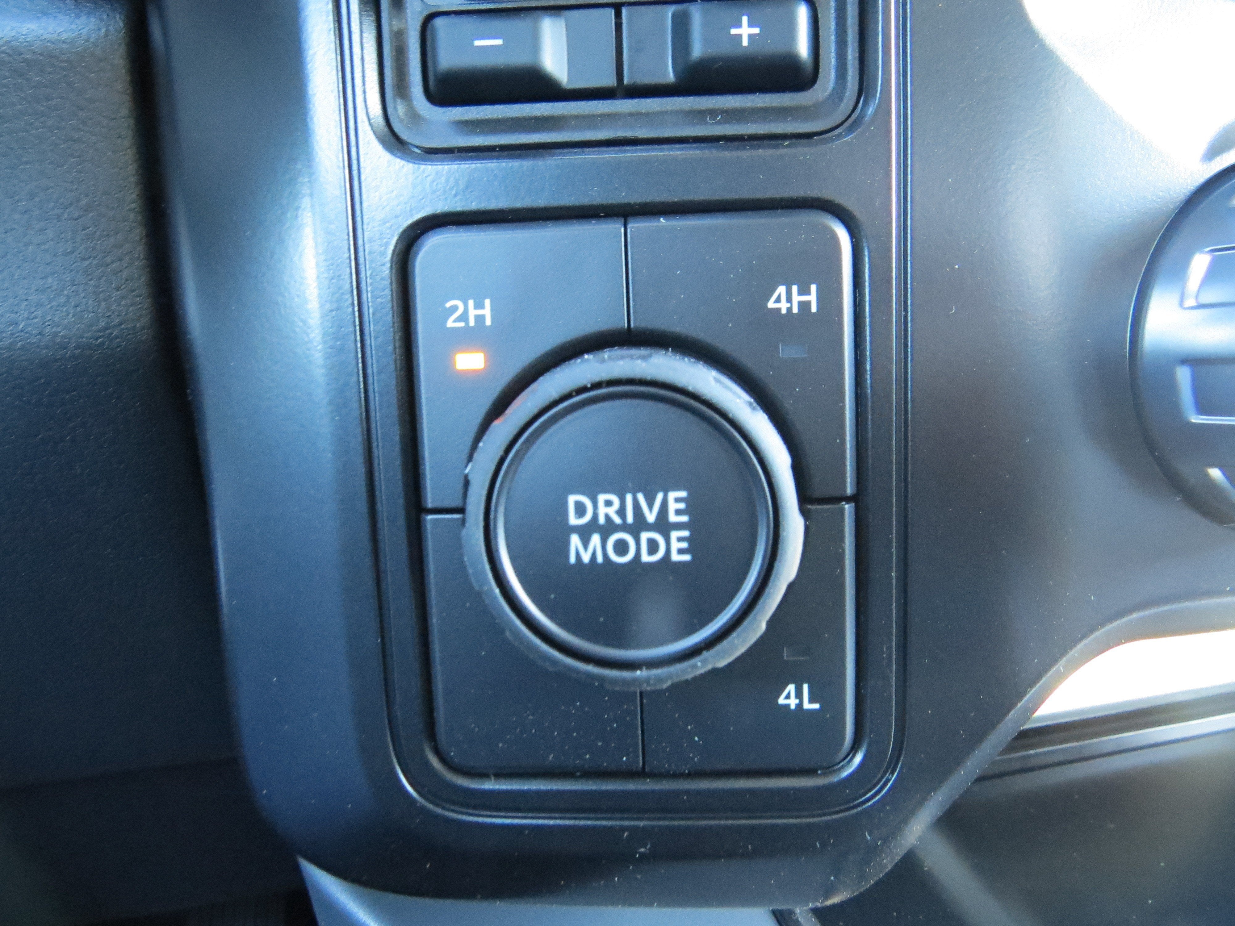 2027 Ford Super Duty F-450 DRW LARIAT