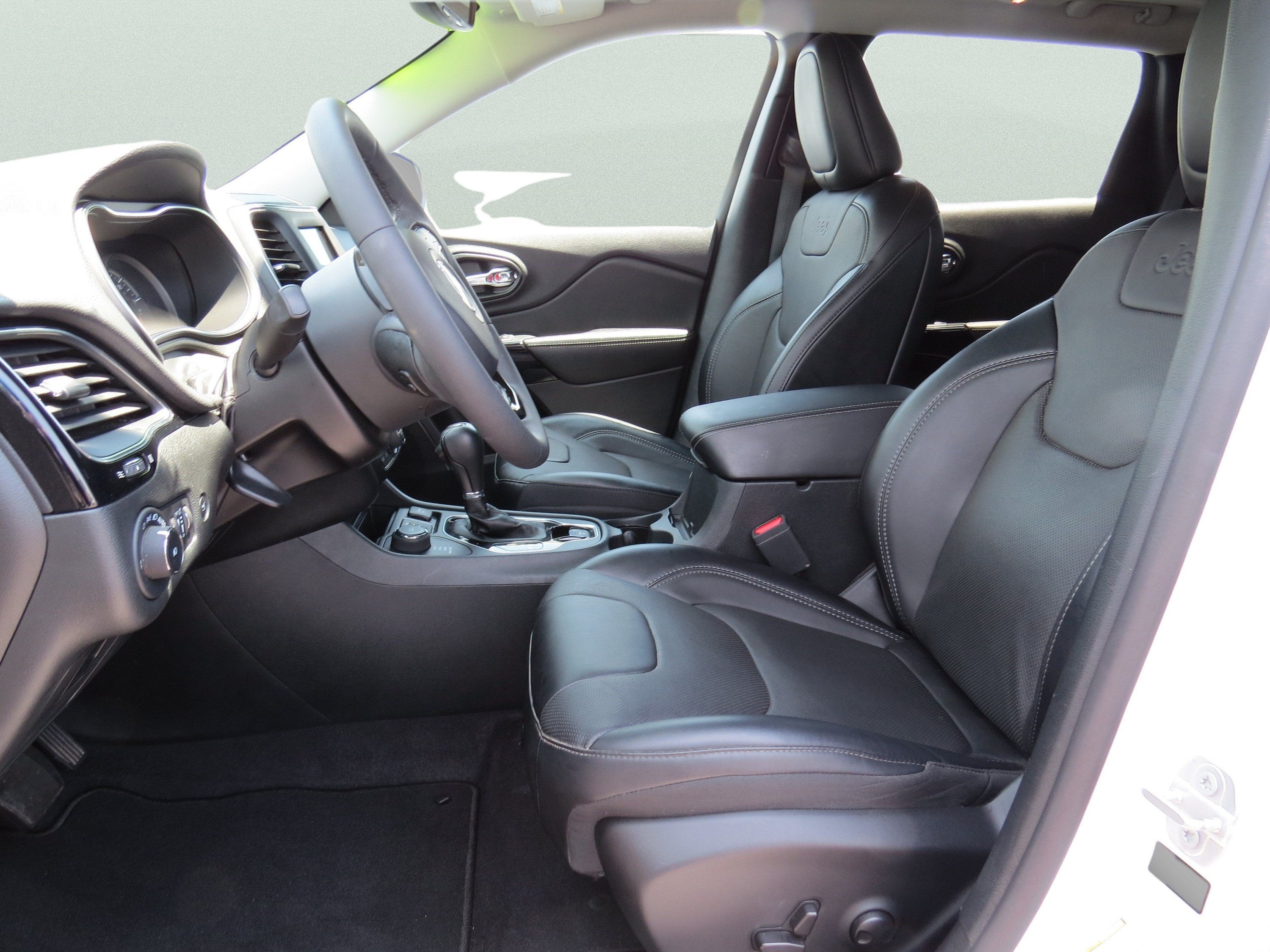 2023 Jeep Cherokee Altitude Lux