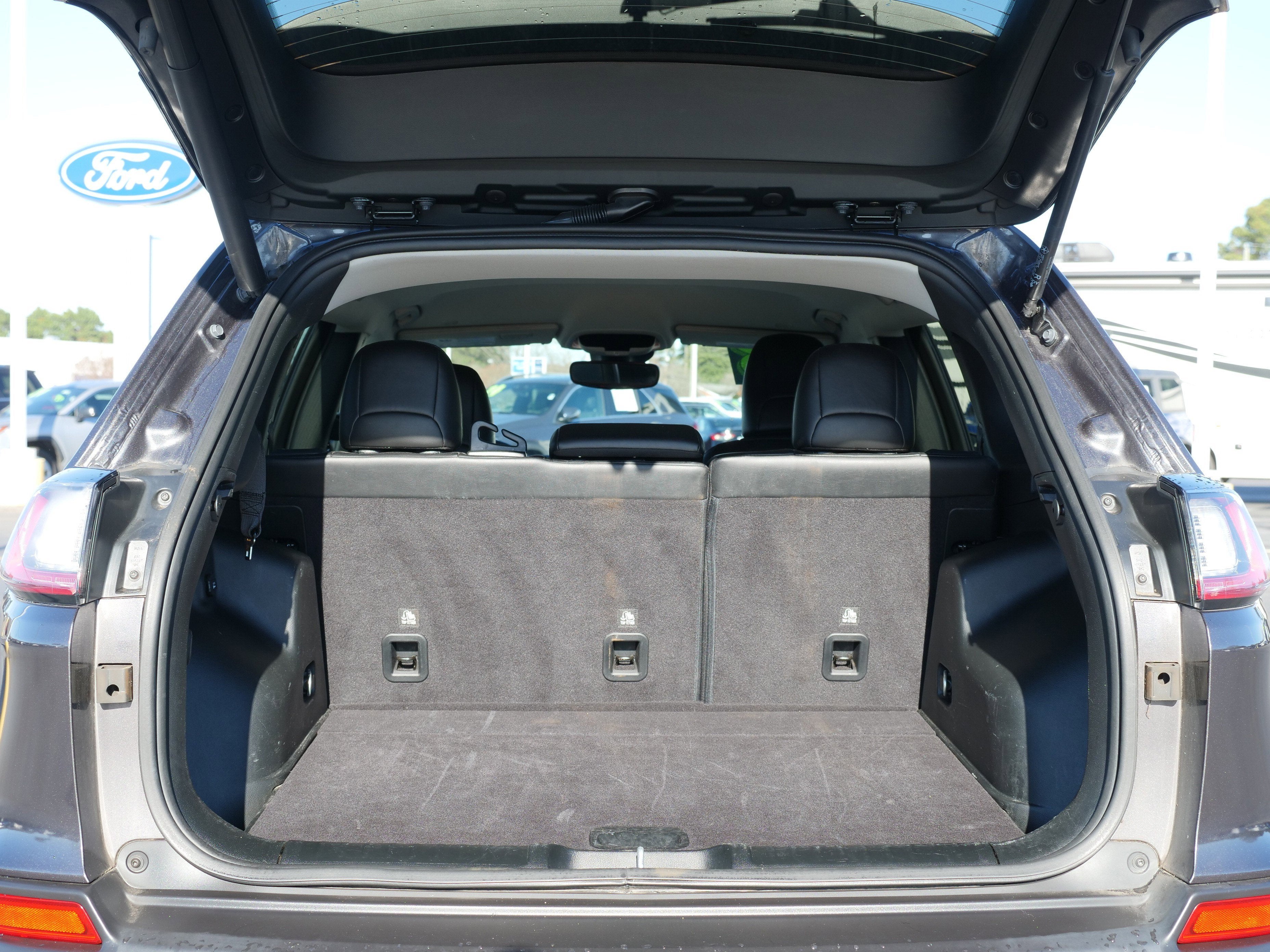 2023 Jeep Cherokee Altitude Lux