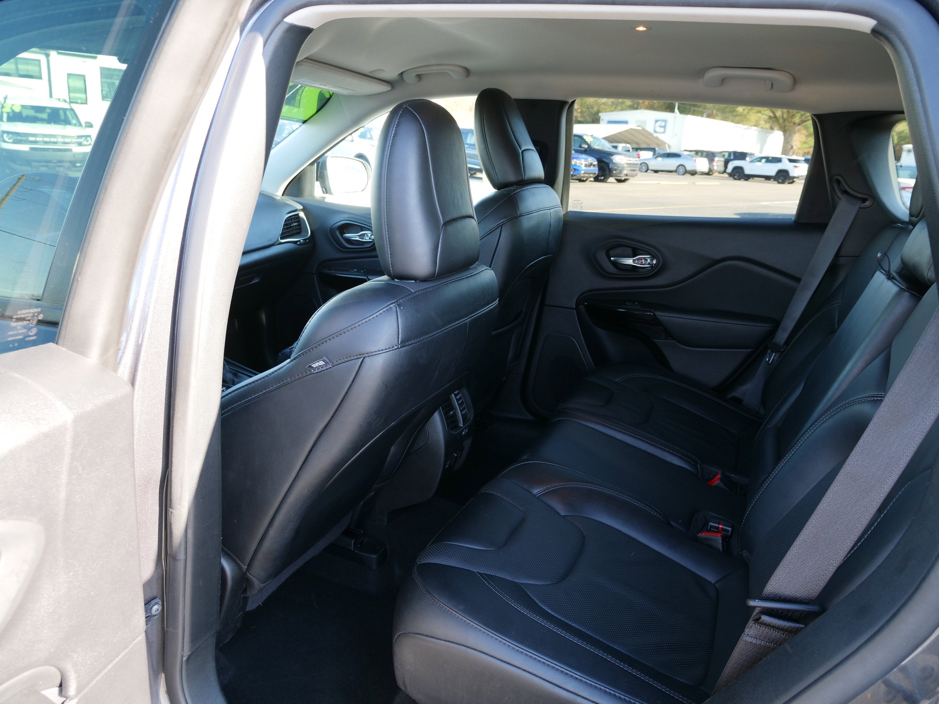 2023 Jeep Cherokee Altitude Lux