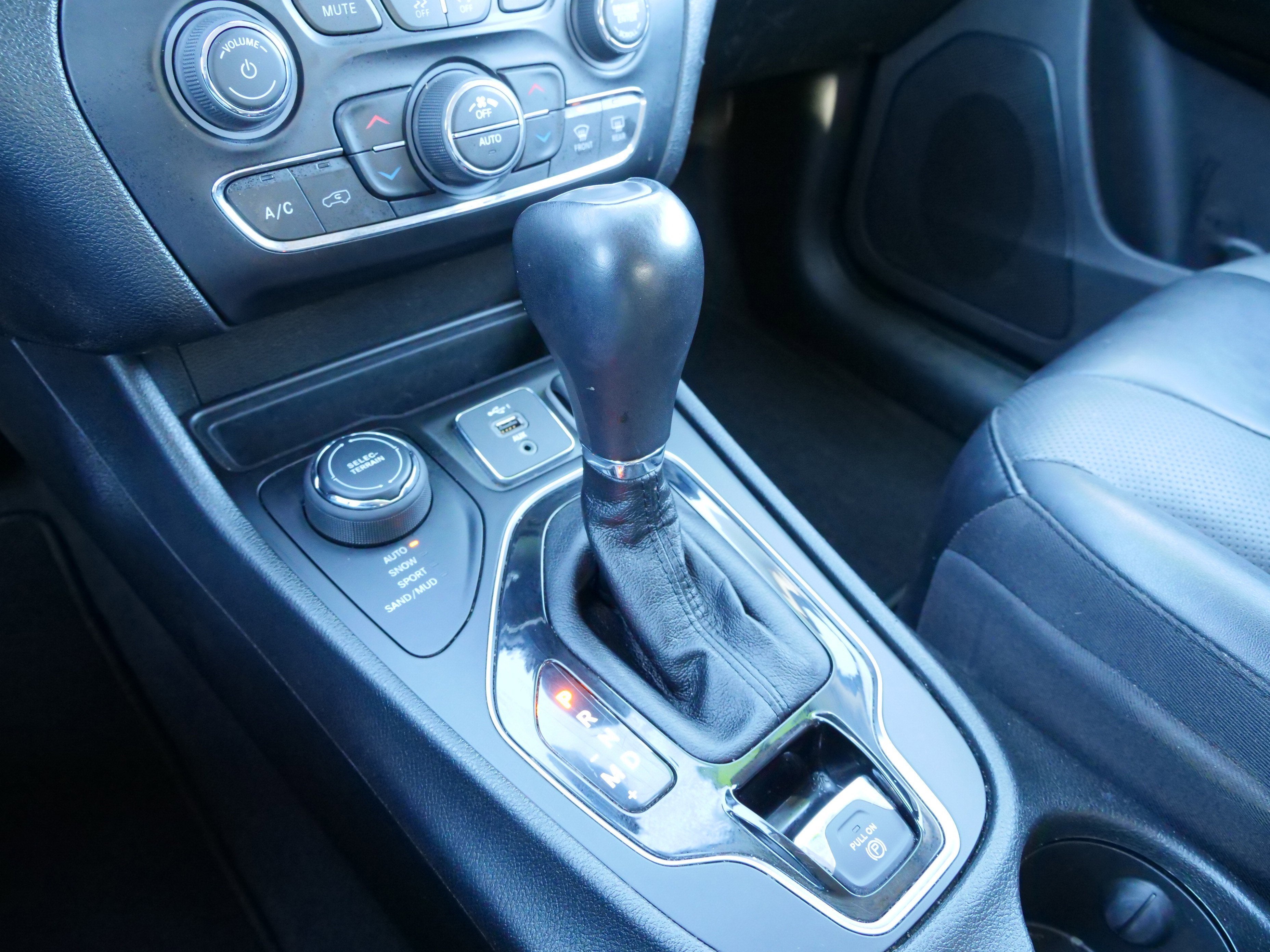 2023 Jeep Cherokee Altitude Lux