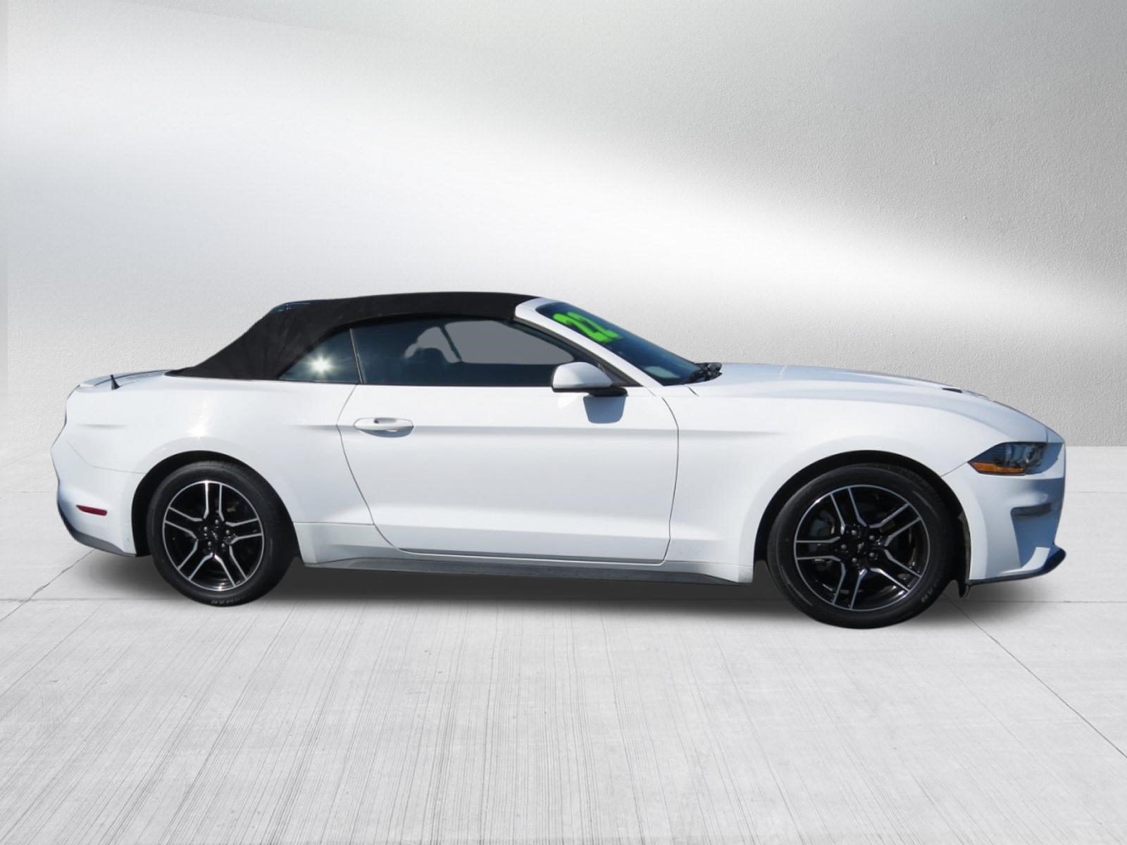 2022 Ford Mustang Base