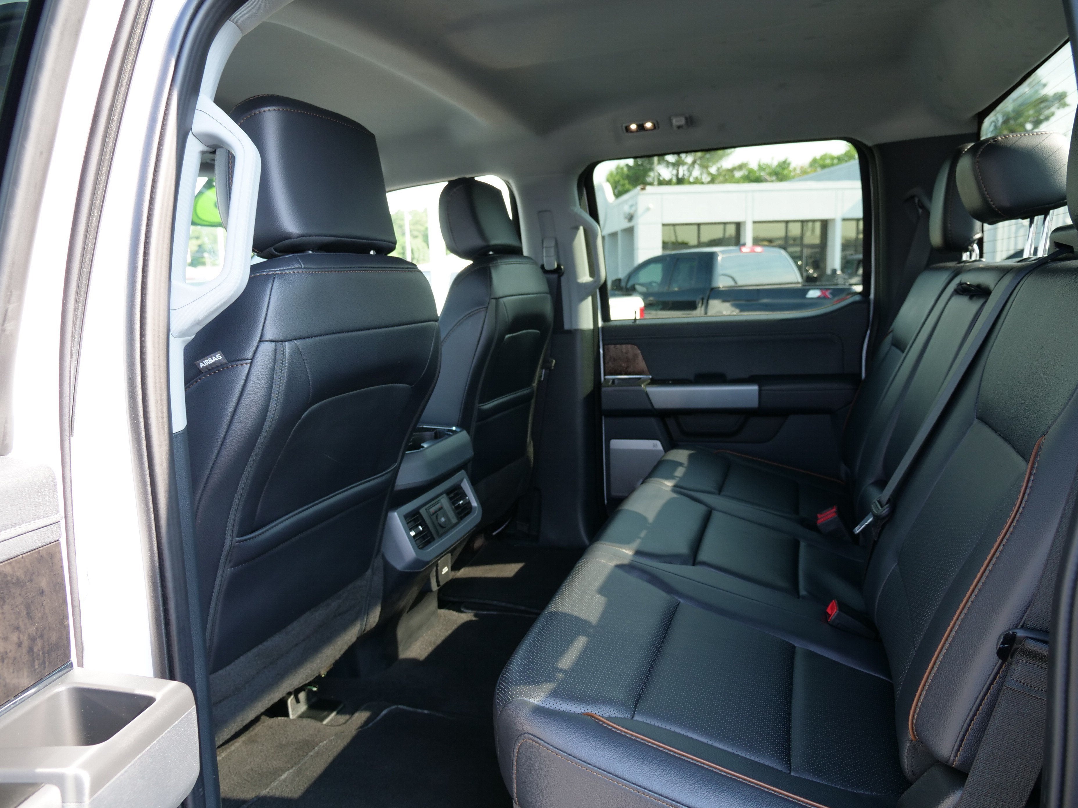 2025 Ford Super Duty F-350 SRW Base