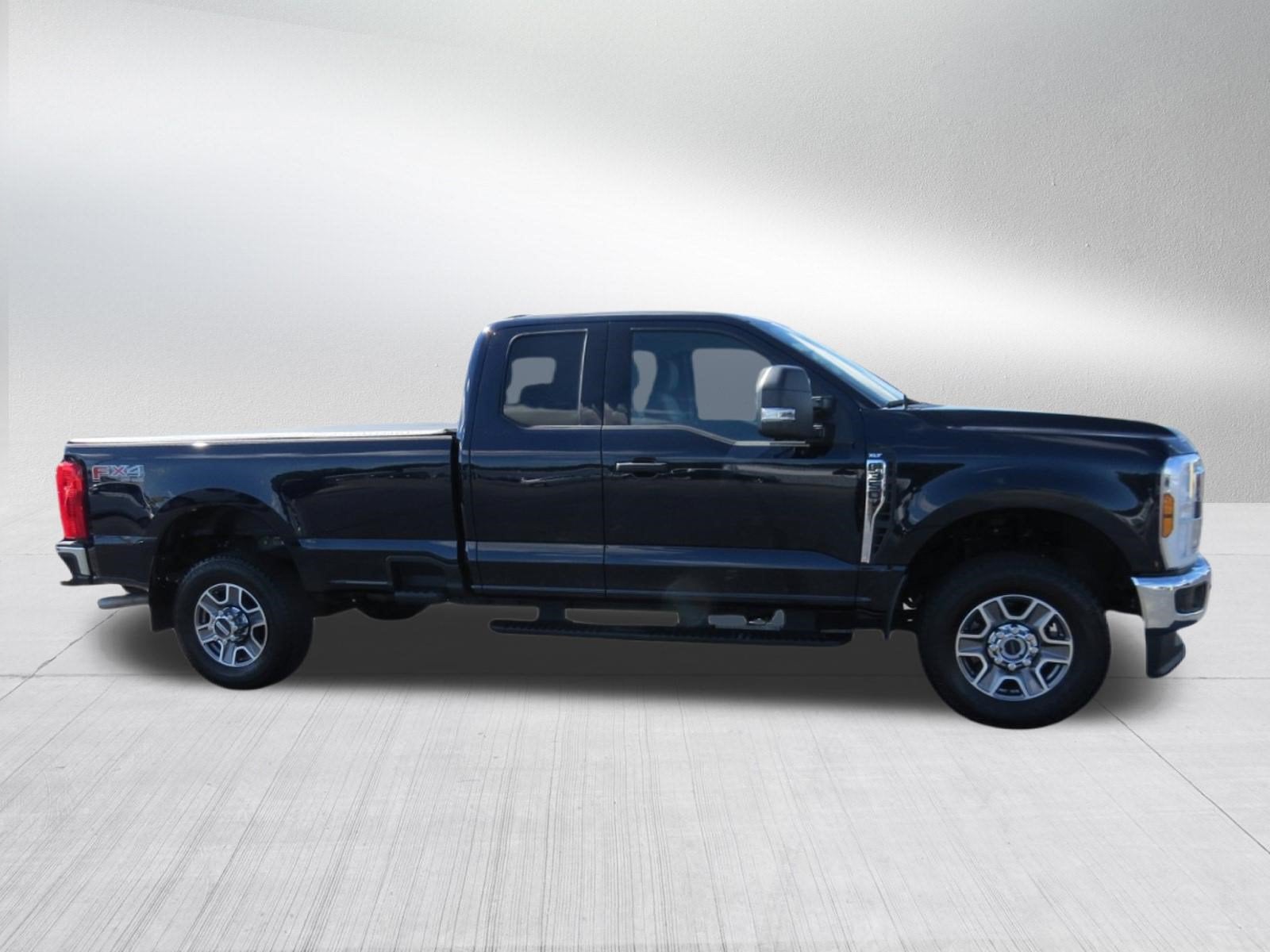 2025 Ford Super Duty F-350 SRW Base