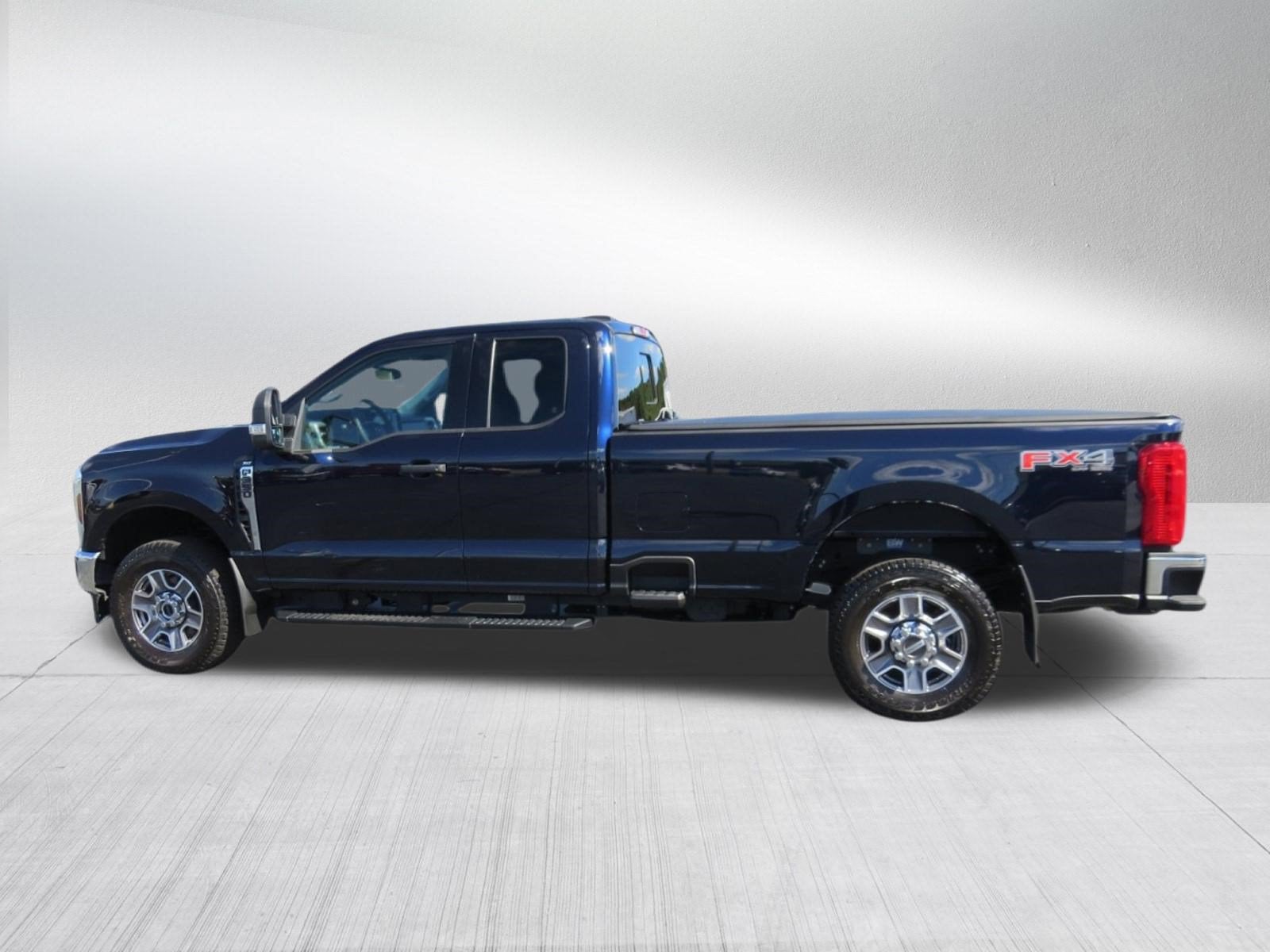 2025 Ford Super Duty F-350 SRW Base