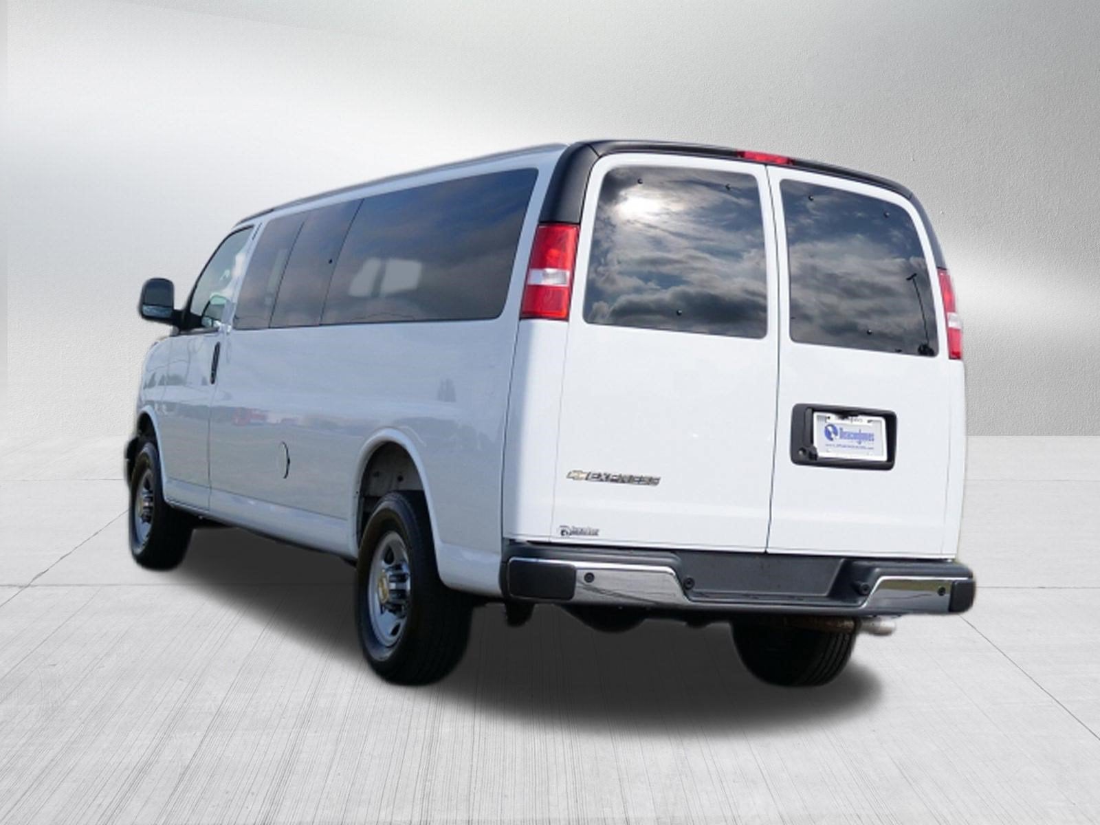 2025 Chevrolet Express Passenger LT