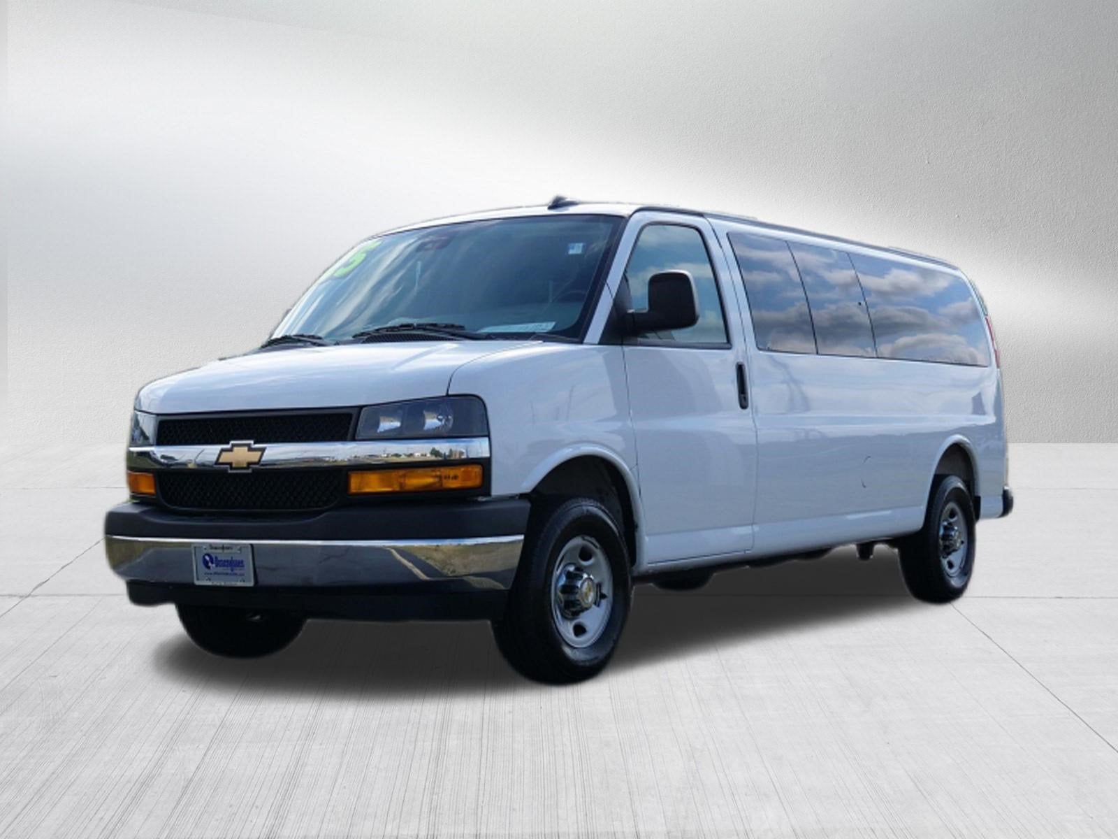 2025 Chevrolet Express Passenger LT