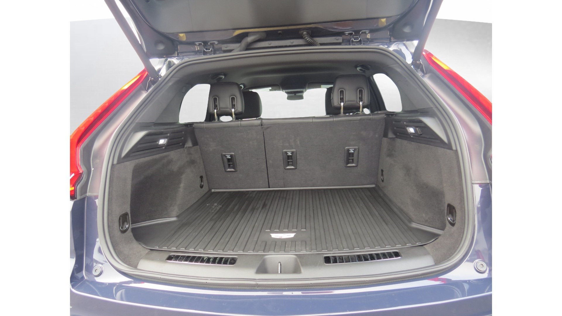 2025 Cadillac XT4 FWD Premium Luxury