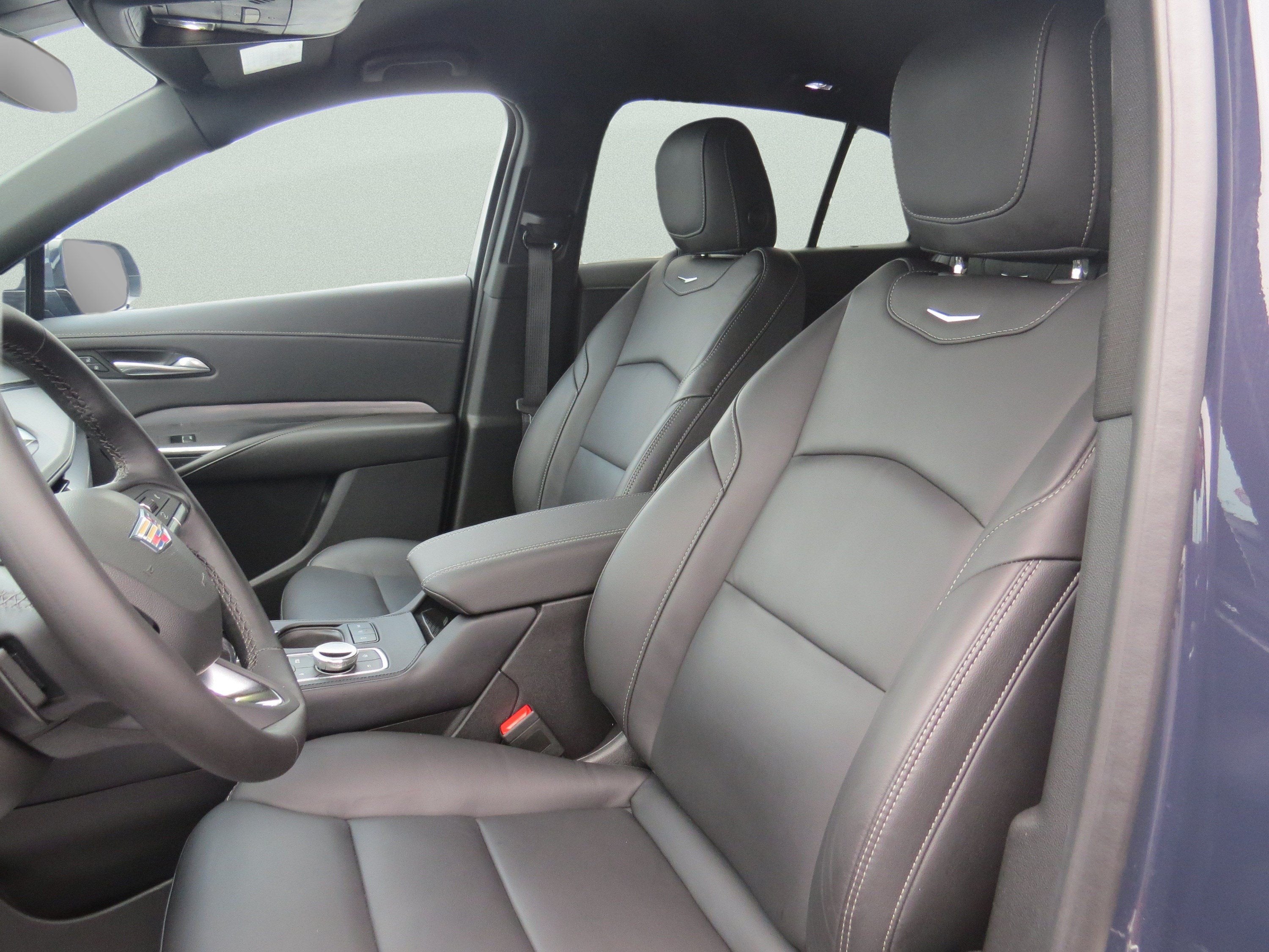 2025 Cadillac XT4 FWD Premium Luxury