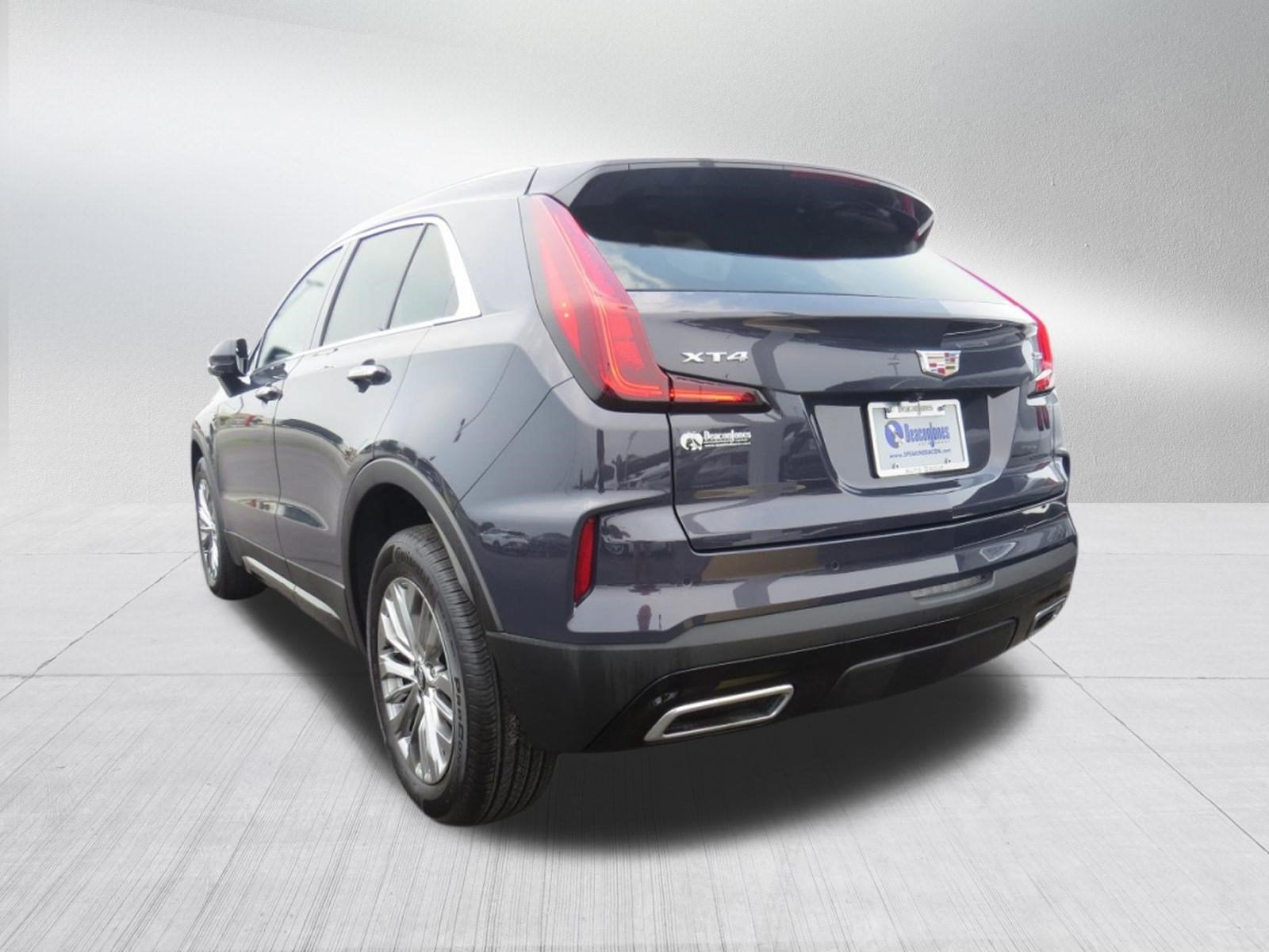 2025 Cadillac XT4 FWD Premium Luxury