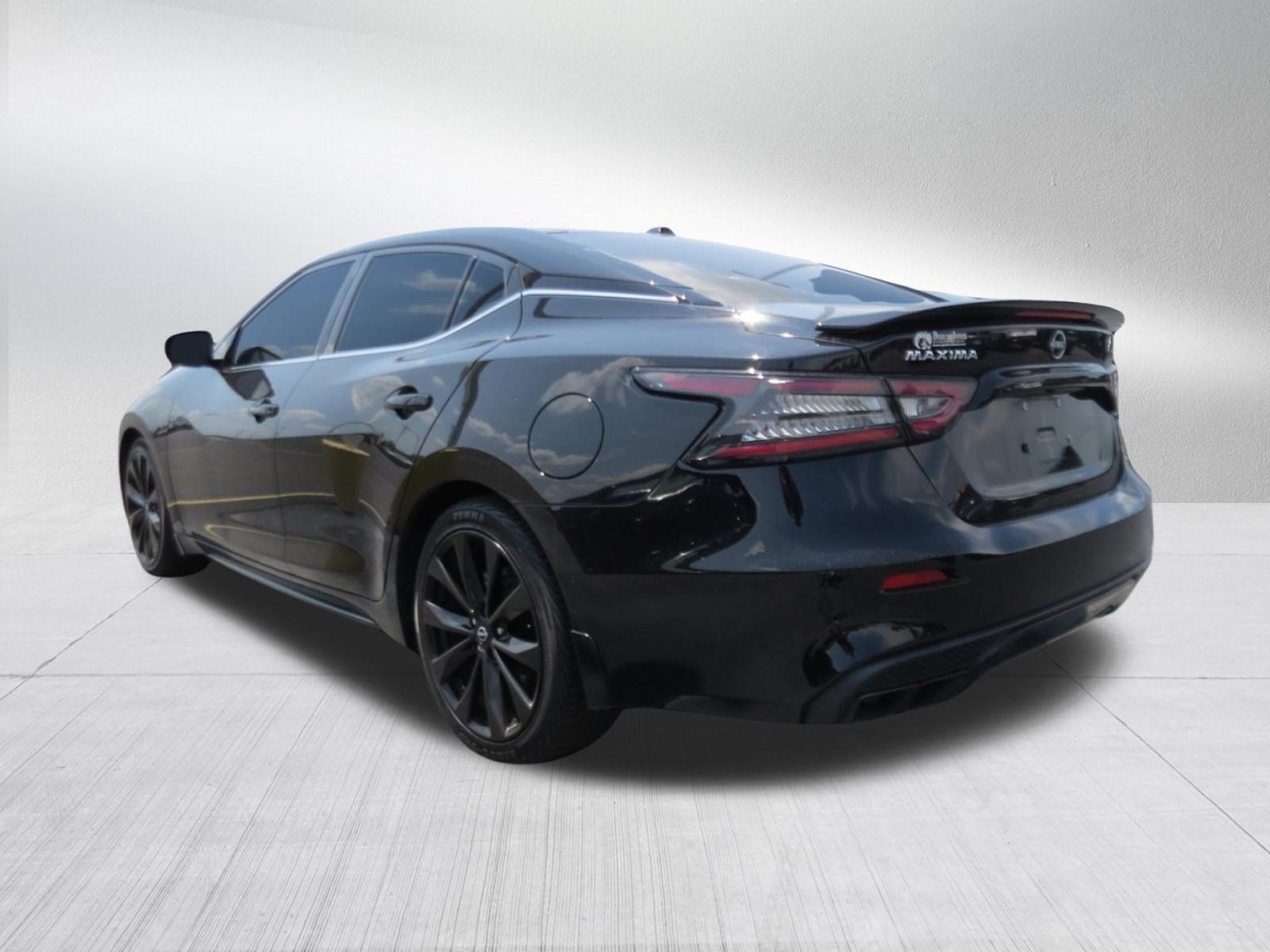 2023 Nissan Maxima SR