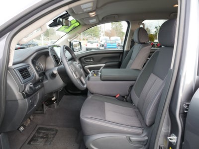 2023 Nissan Titan SV