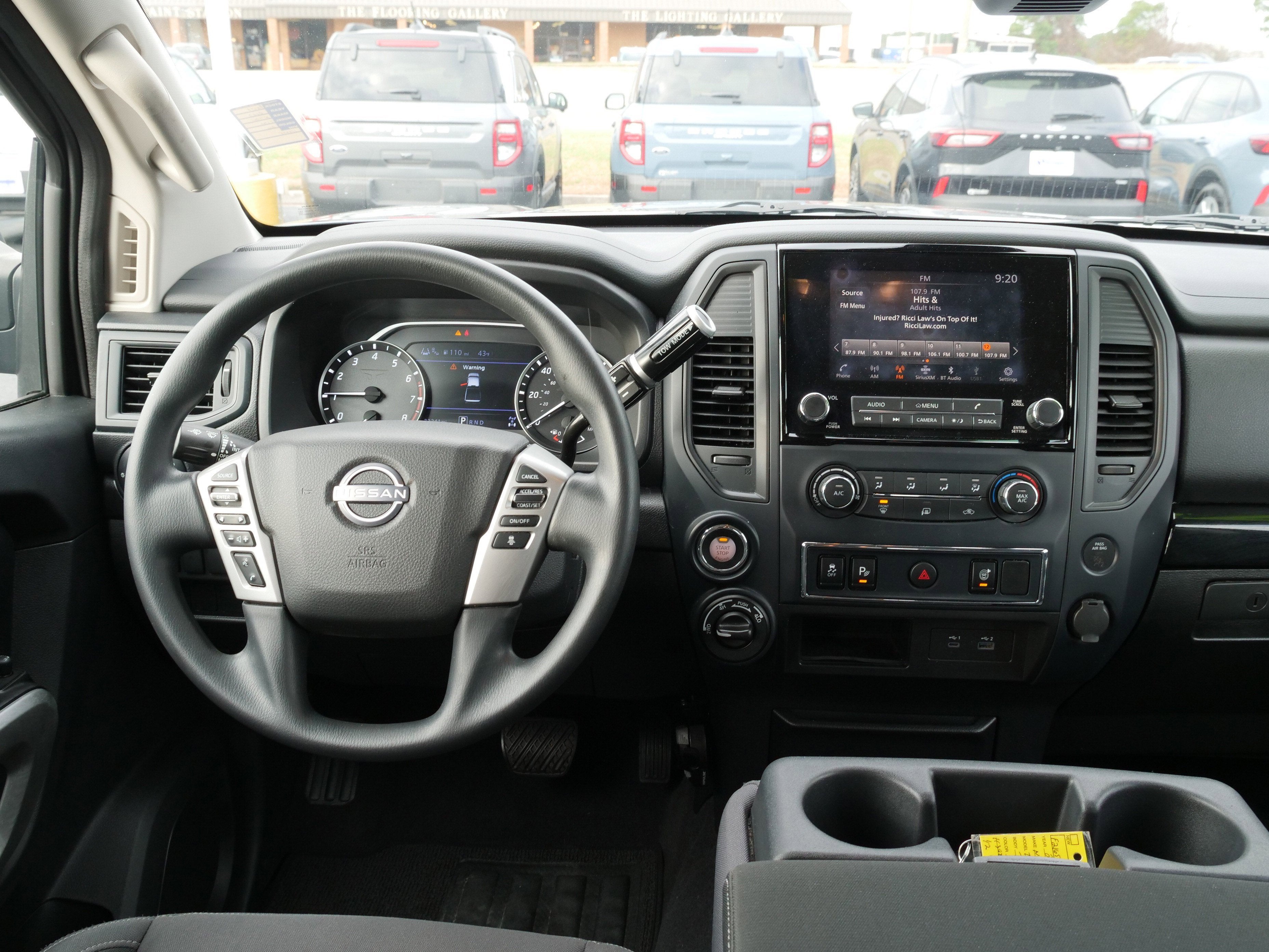 2023 Nissan Titan SV