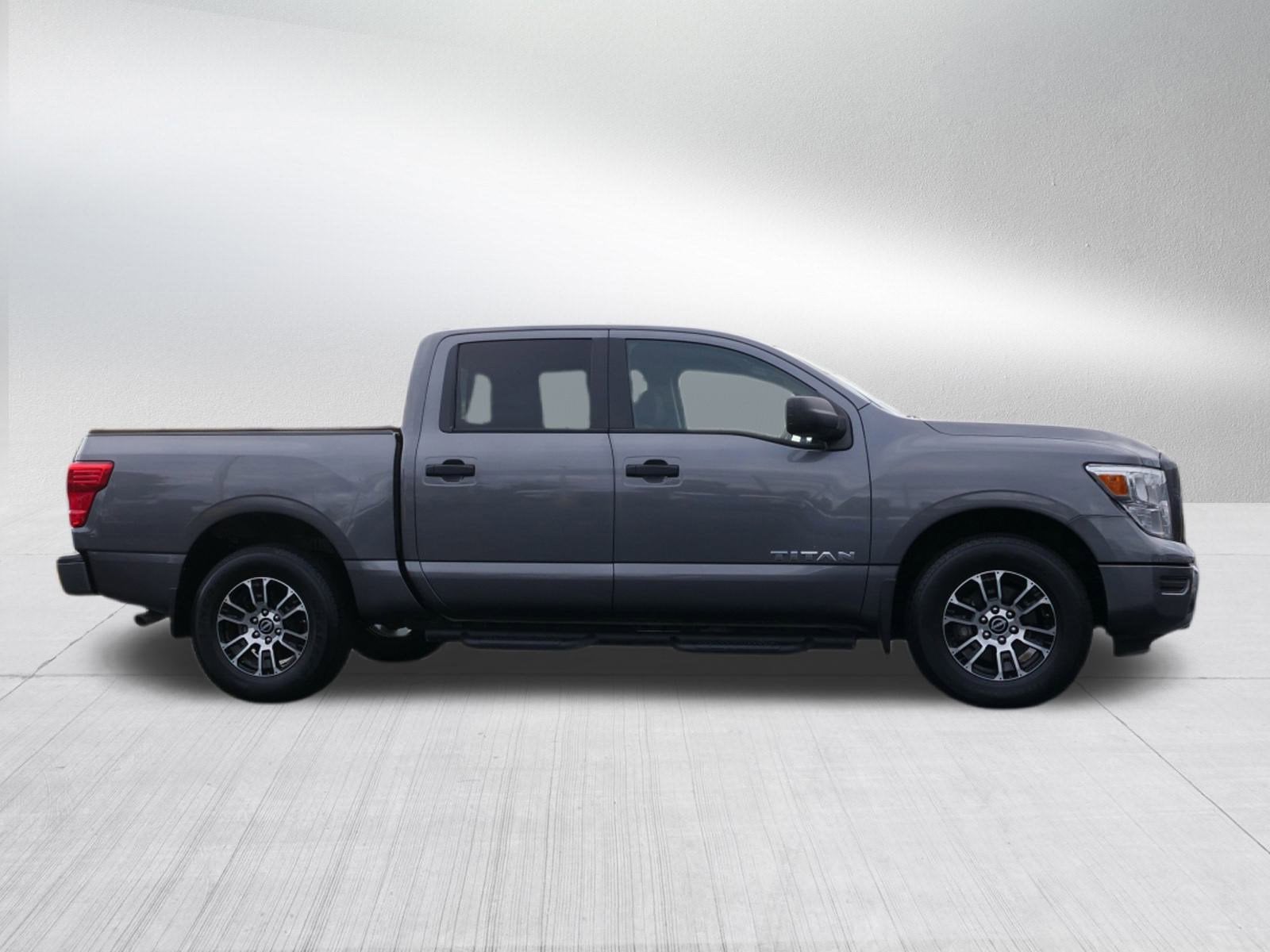 2023 Nissan Titan SV