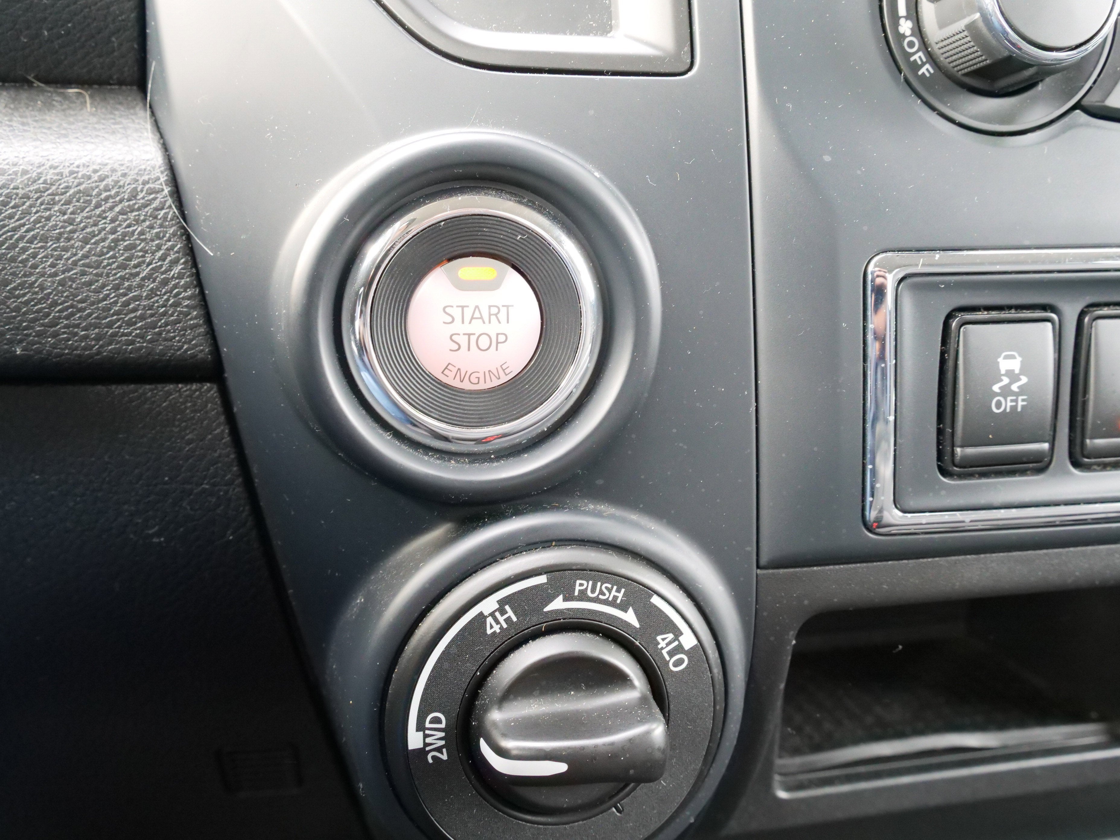 2023 Nissan Titan SV